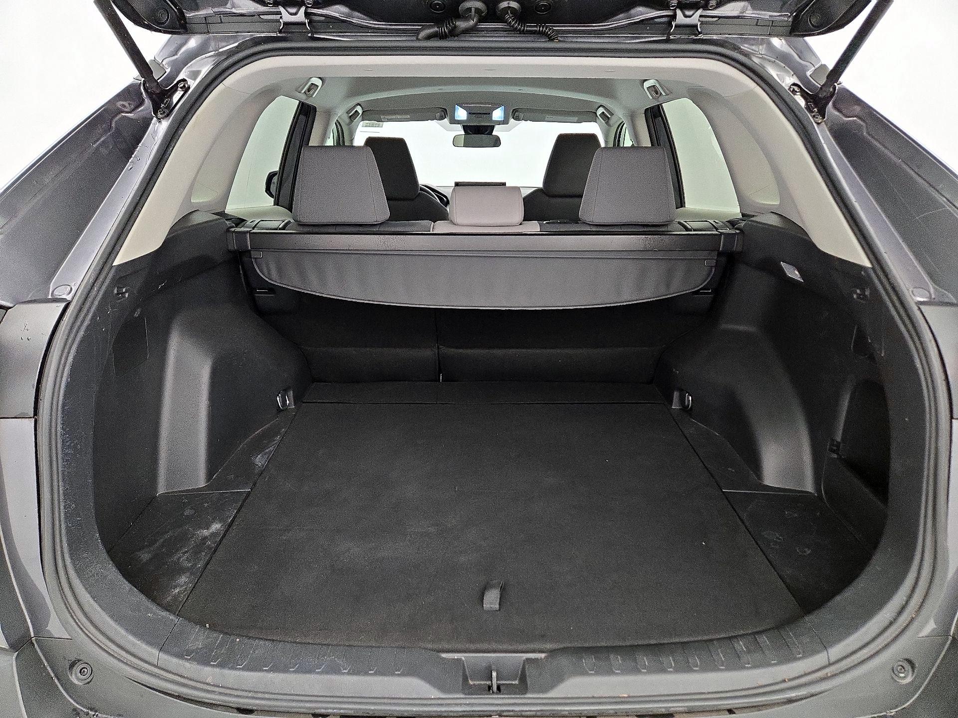 Thumbnail: 2021 Toyota RAV4 - 20