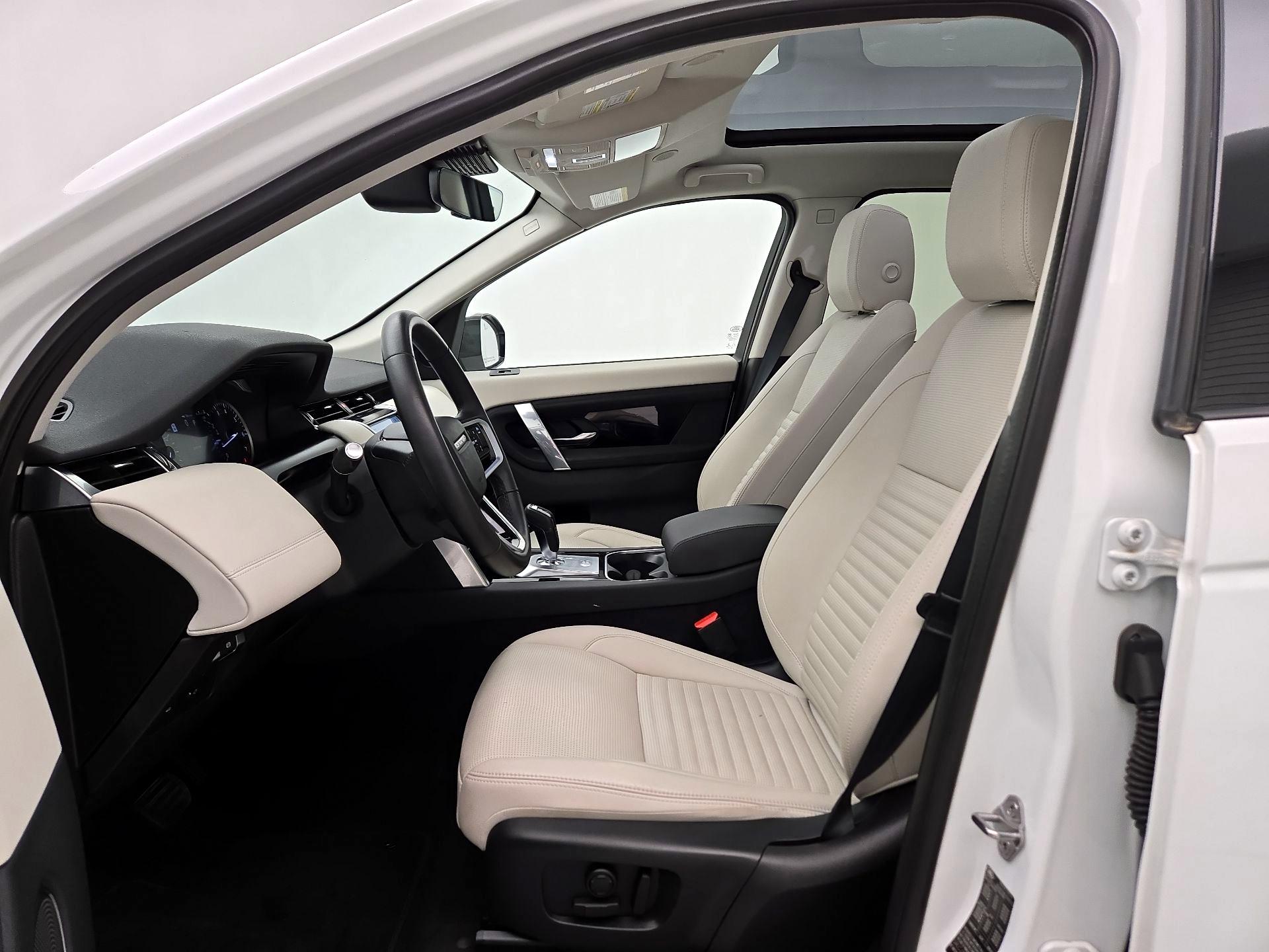 Thumbnail: 2023 Land Rover Discovery Sport - 11
