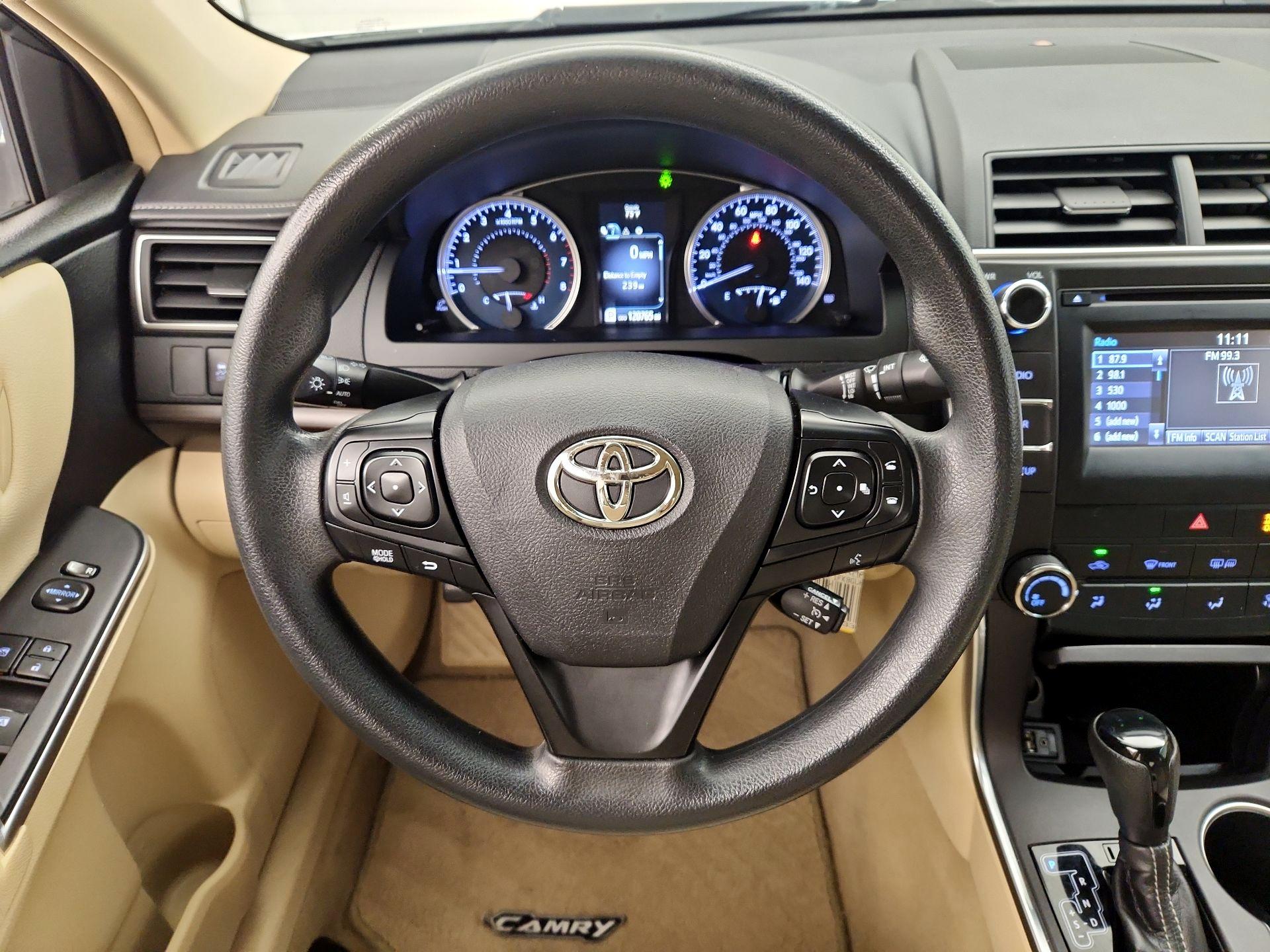 Thumbnail: 2016 Toyota Camry - 10