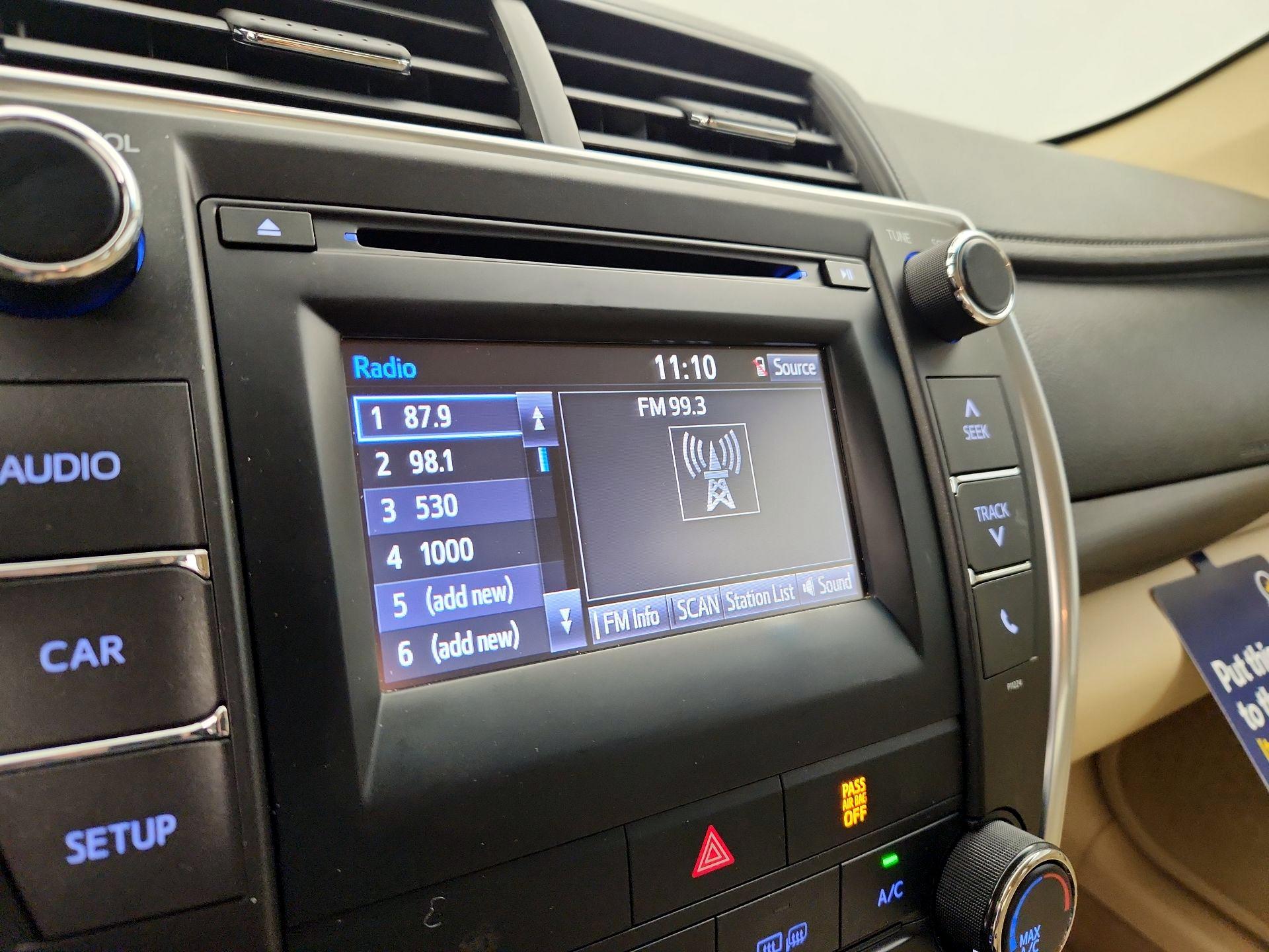 Thumbnail: 2016 Toyota Camry - 14