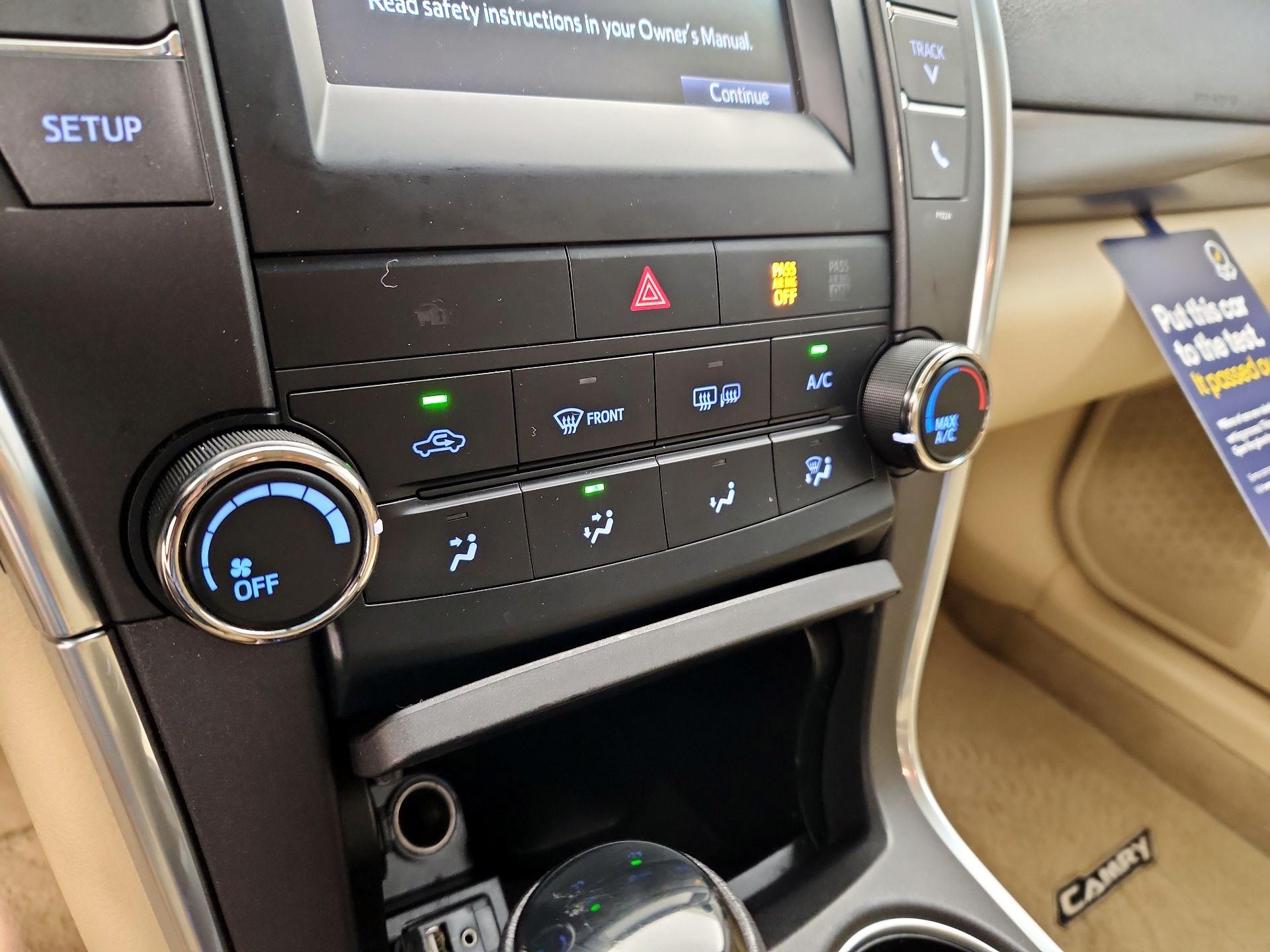Thumbnail: 2016 Toyota Camry - 15