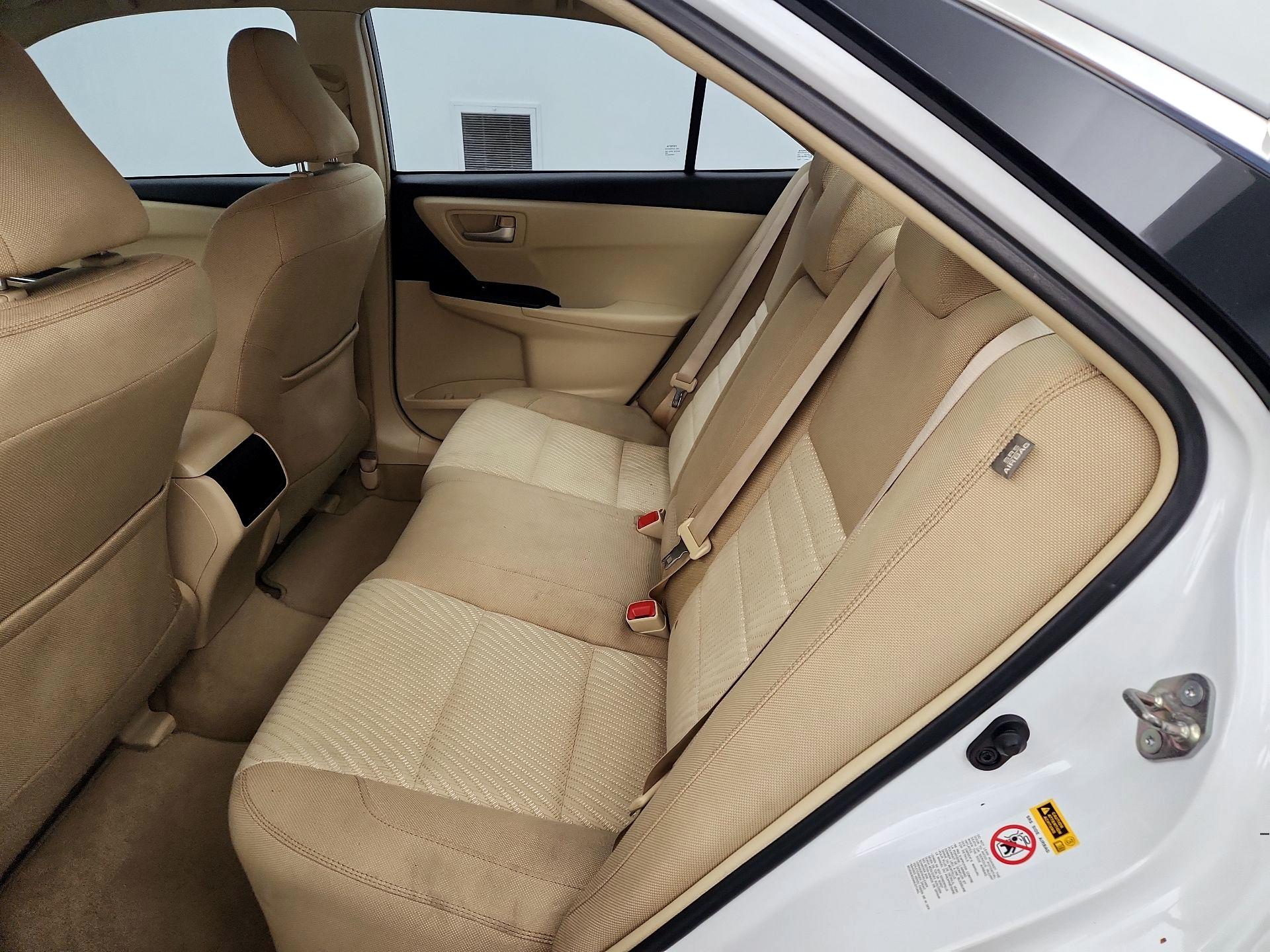Thumbnail: 2016 Toyota Camry - 18