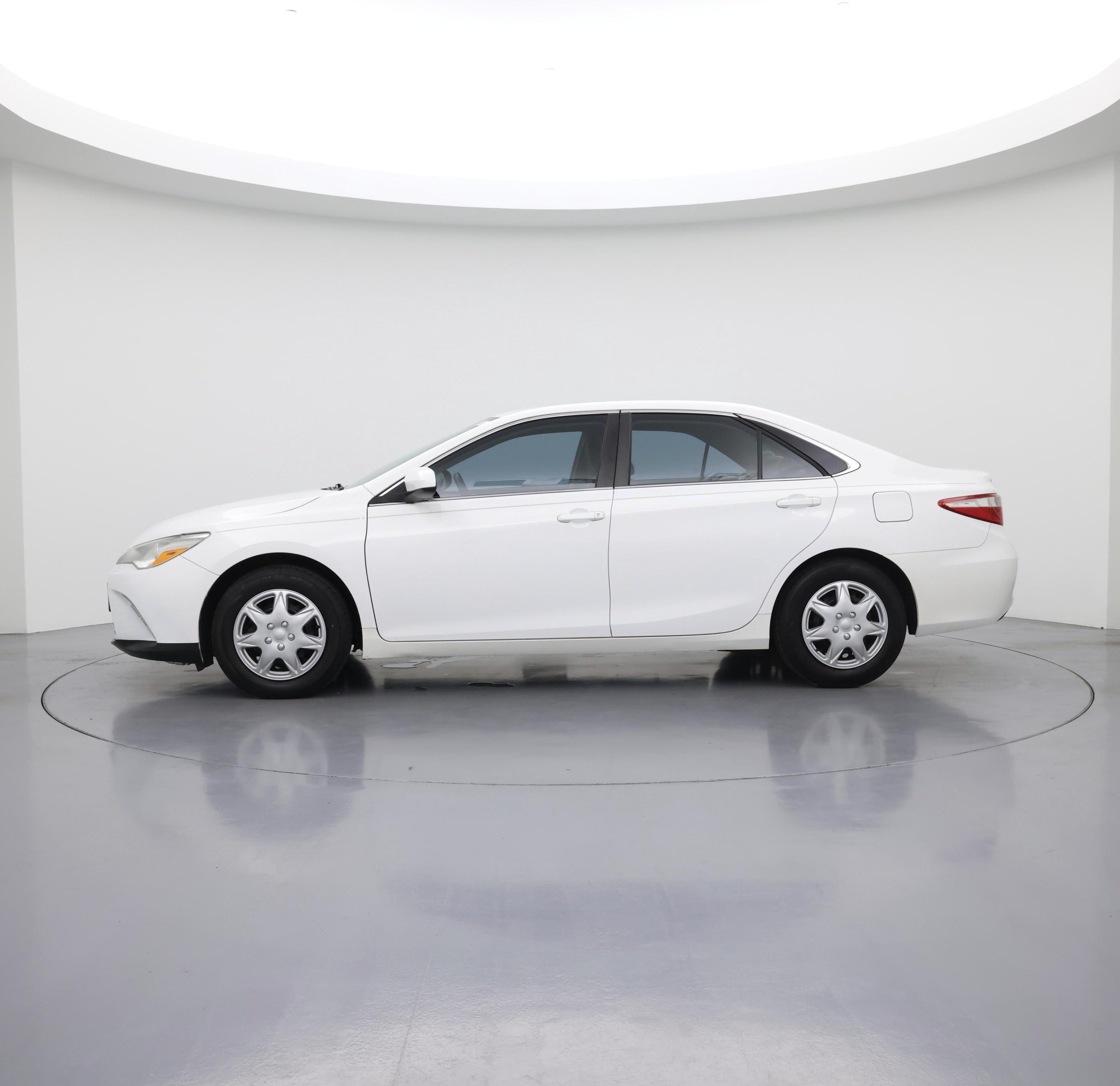 Thumbnail: 2016 Toyota Camry - 3