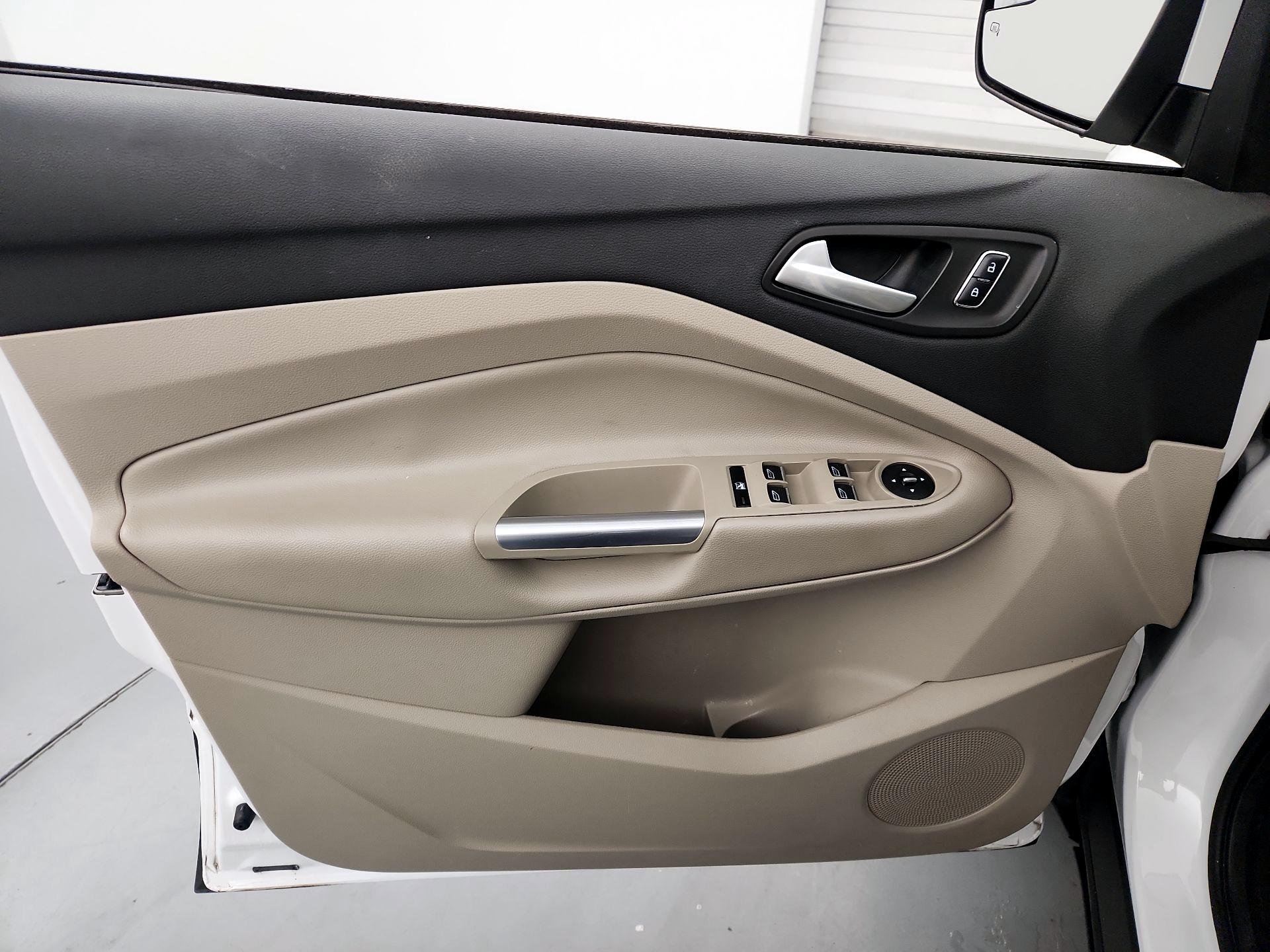 Thumbnail: 2016 Ford Escape - 12