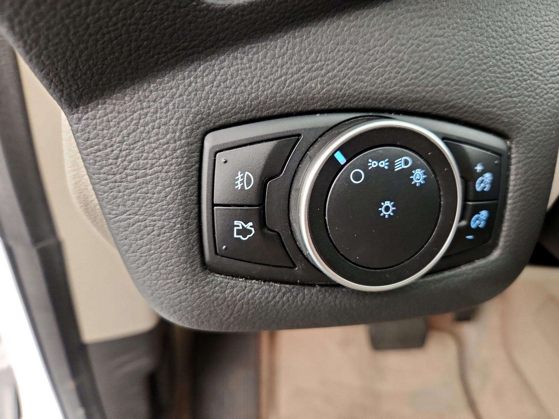 Thumbnail: 2016 Ford Escape - 13