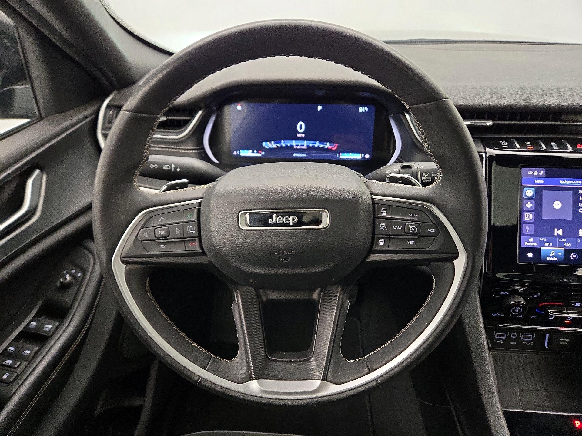 Thumbnail: 2023 Jeep Grand Cherokee - 10