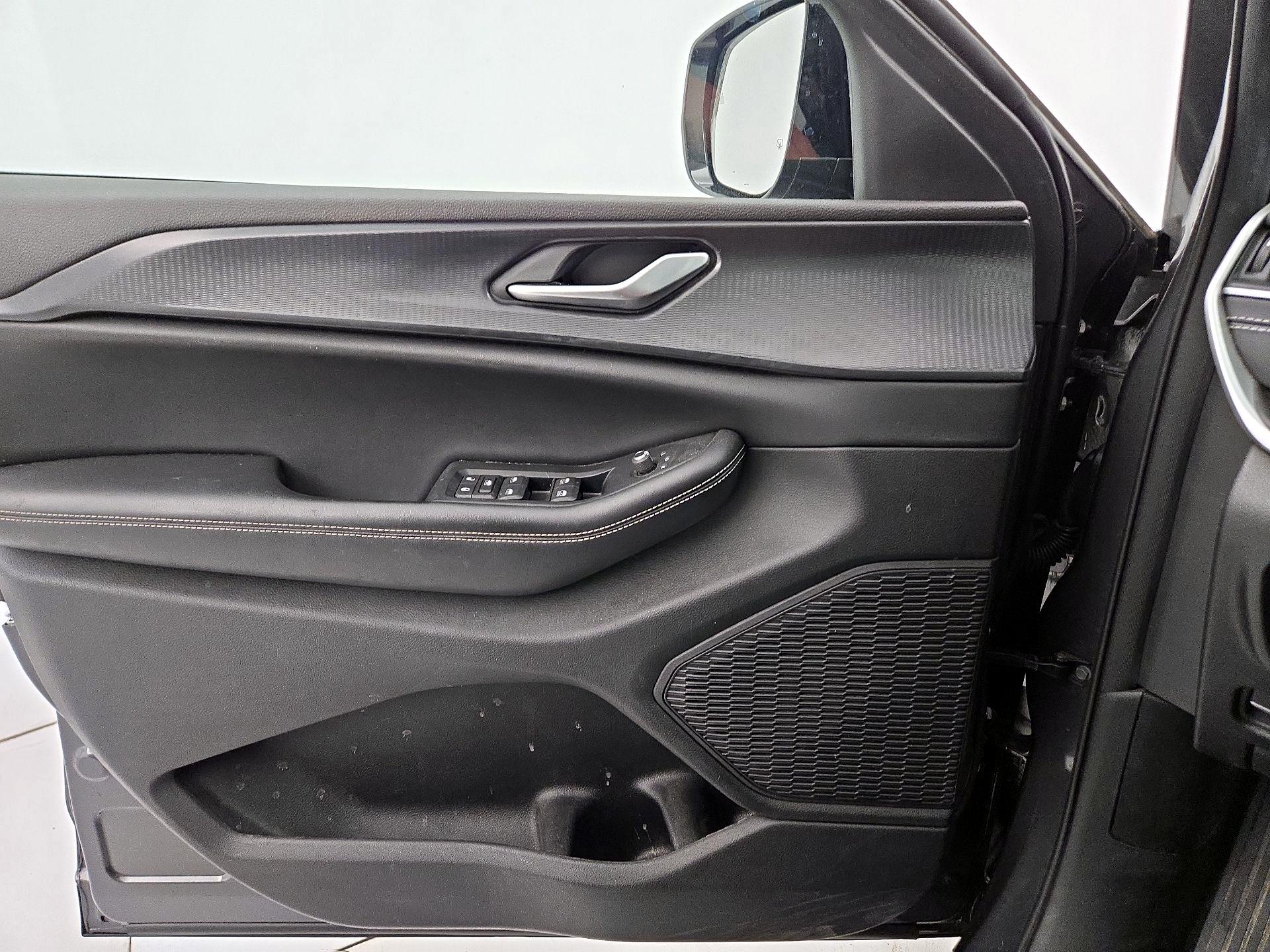 Thumbnail: 2023 Jeep Grand Cherokee - 12