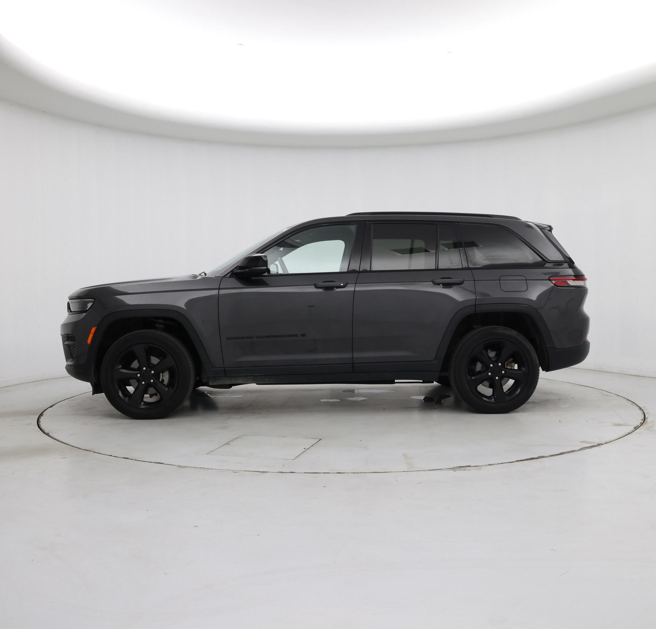 Thumbnail: 2023 Jeep Grand Cherokee - 3