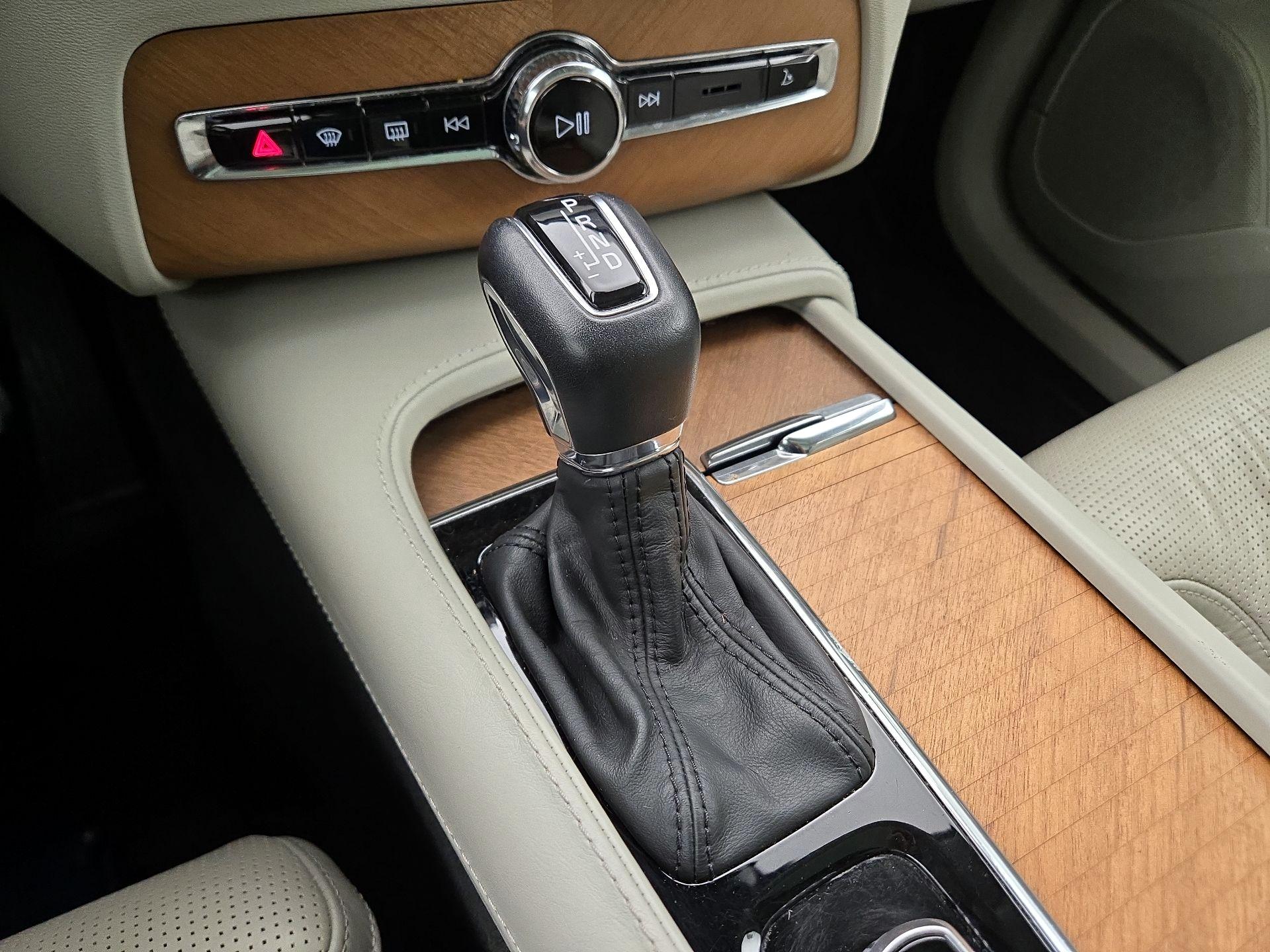 Thumbnail: 2020 Volvo XC90 - 18