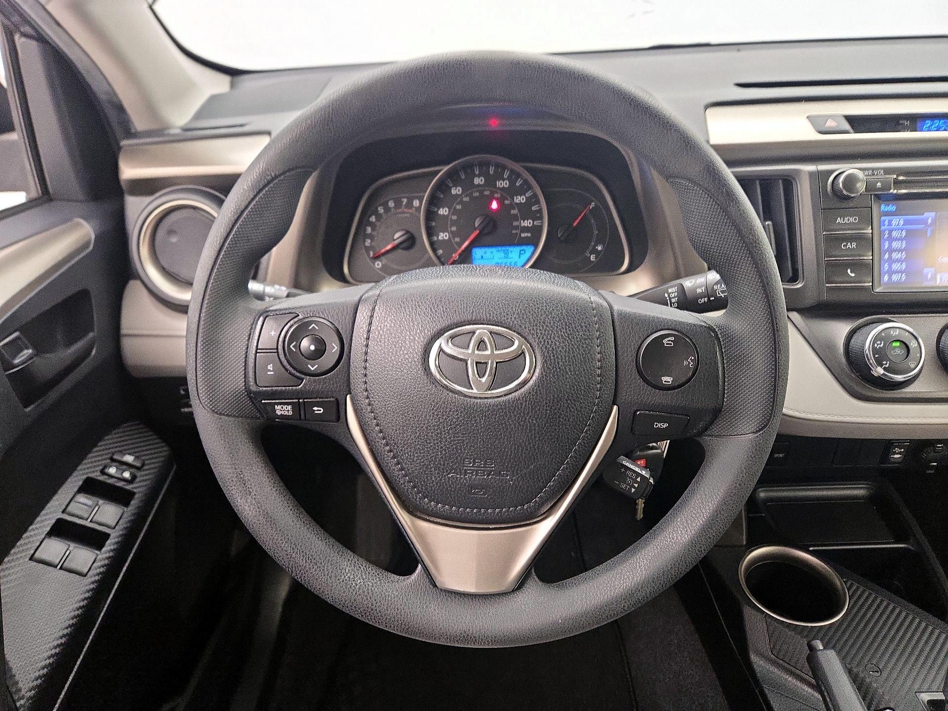 Thumbnail: 2015 Toyota RAV4 - 10