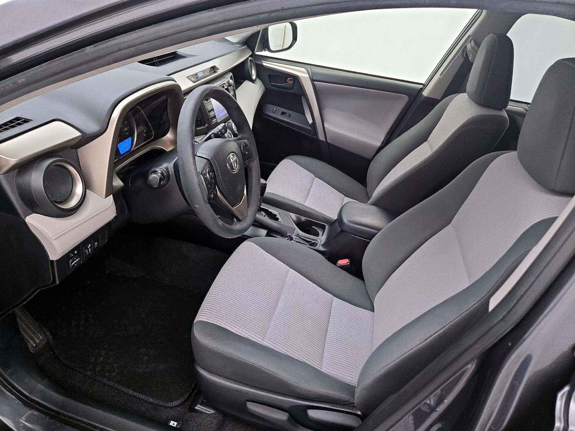 Thumbnail: 2015 Toyota RAV4 - 11