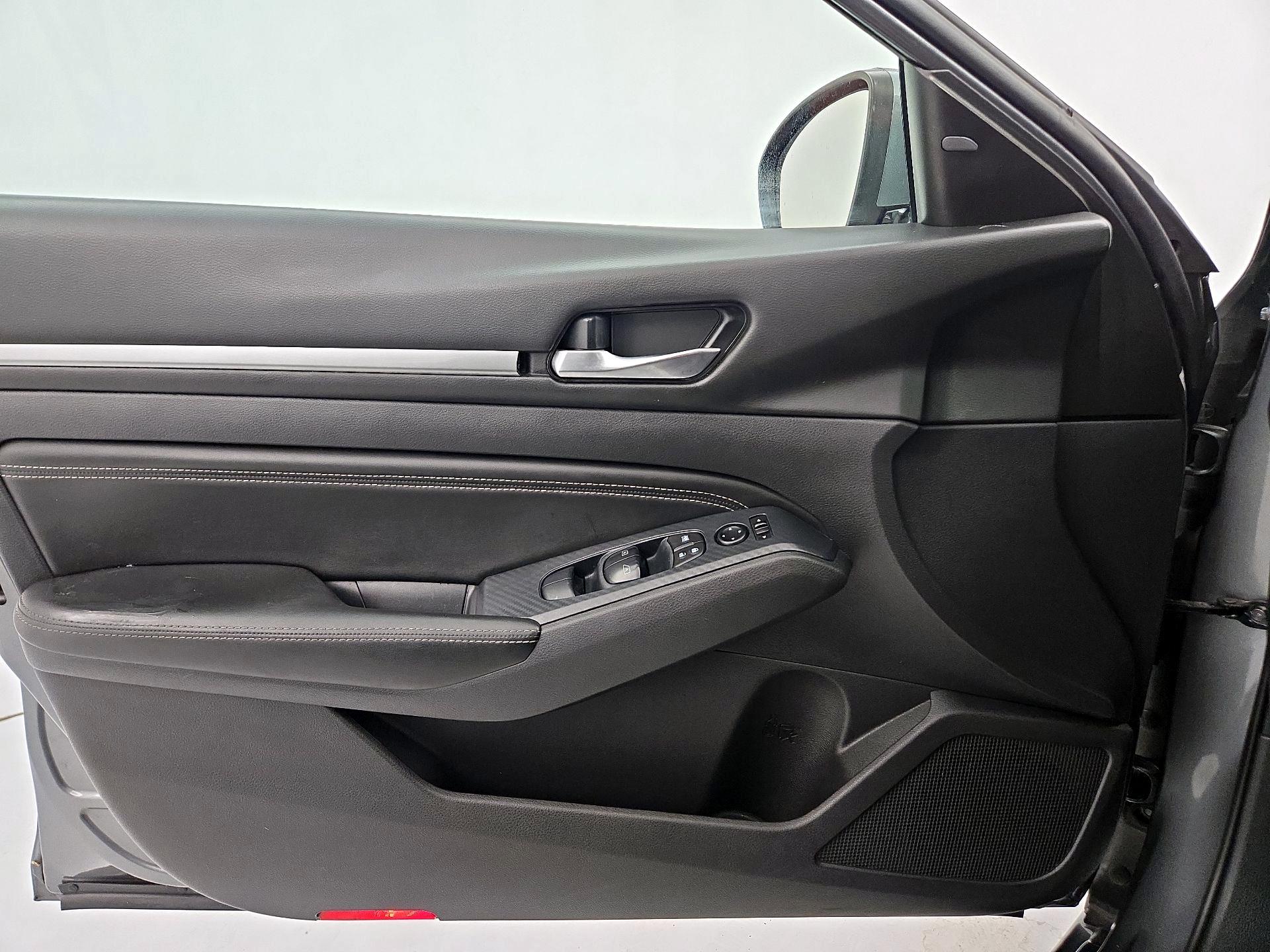 Thumbnail: 2019 Nissan Altima - 12