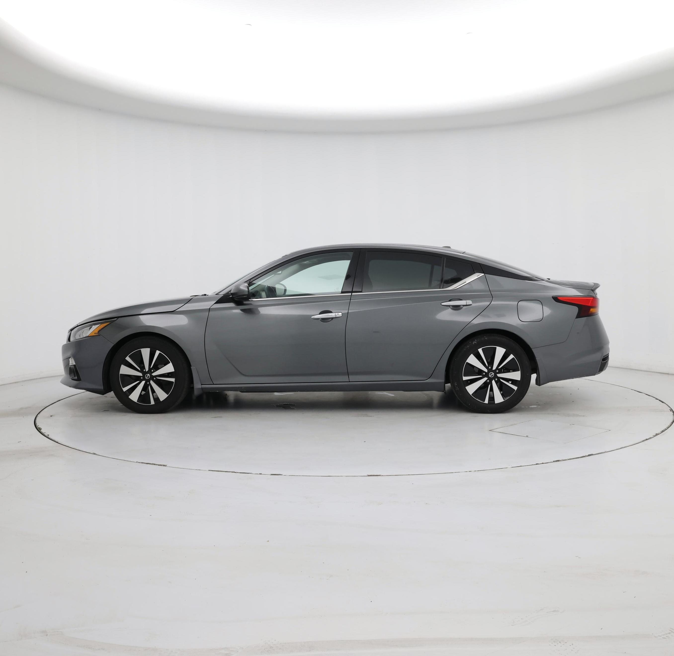 Thumbnail: 2019 Nissan Altima - 3