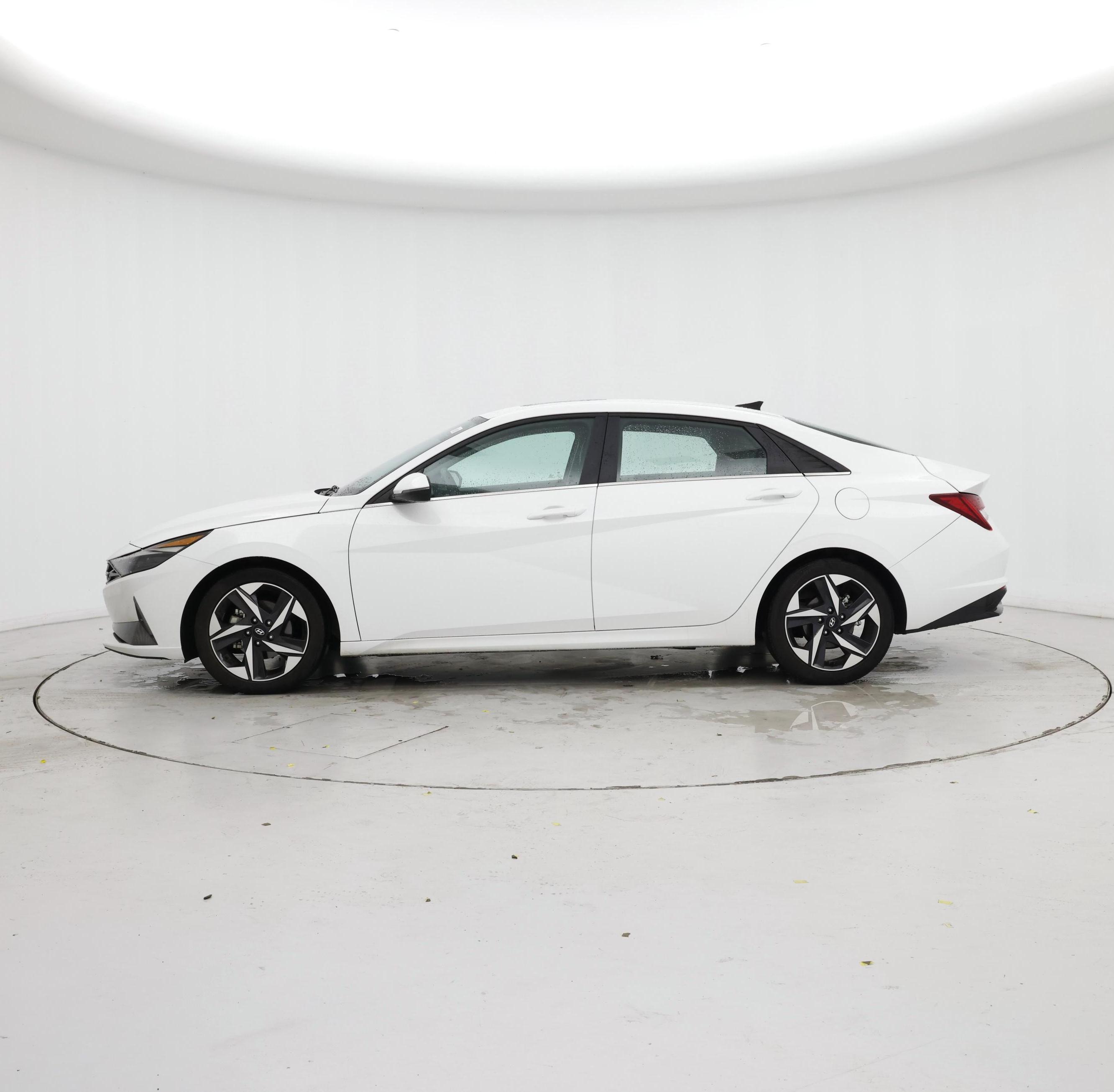 Thumbnail: 2023 Hyundai Elantra - 3