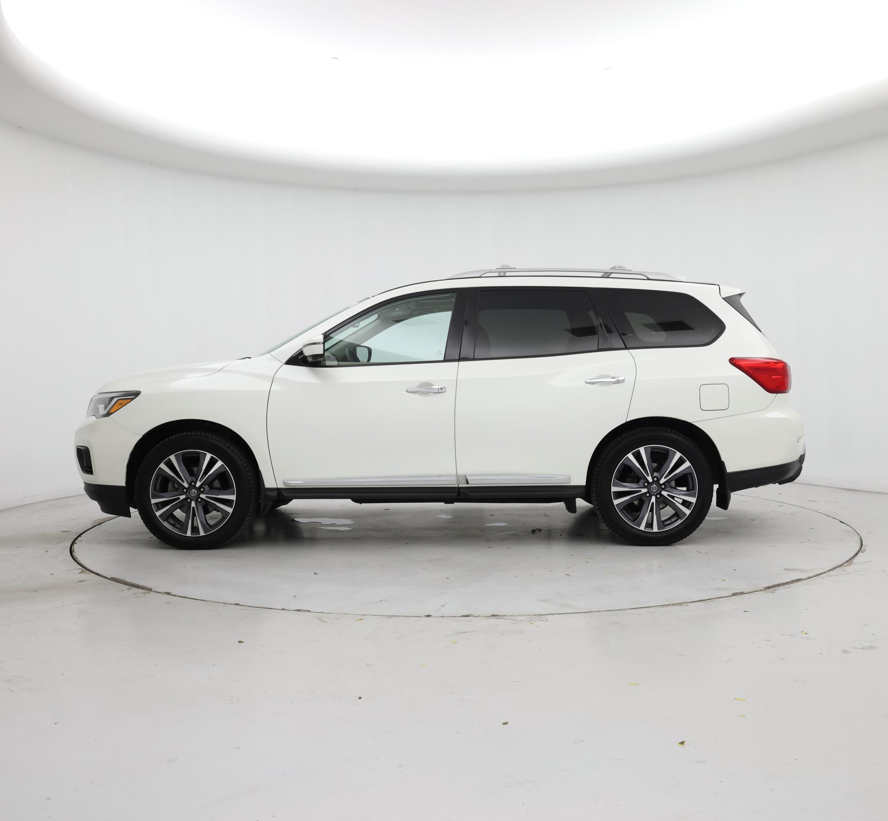 Thumbnail: 2020 Nissan Pathfinder - 3