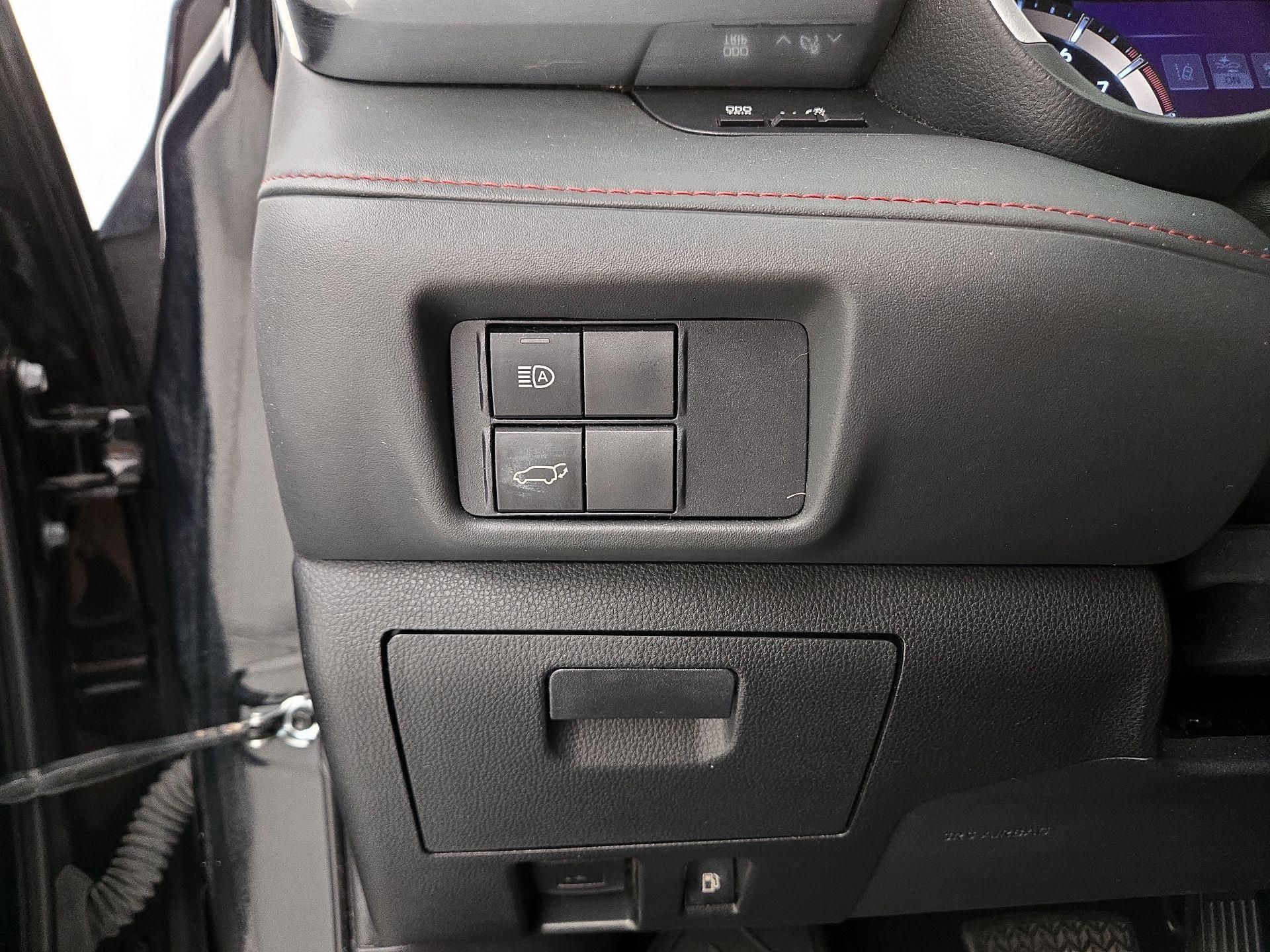 Thumbnail: 2021 Toyota Highlander - 13