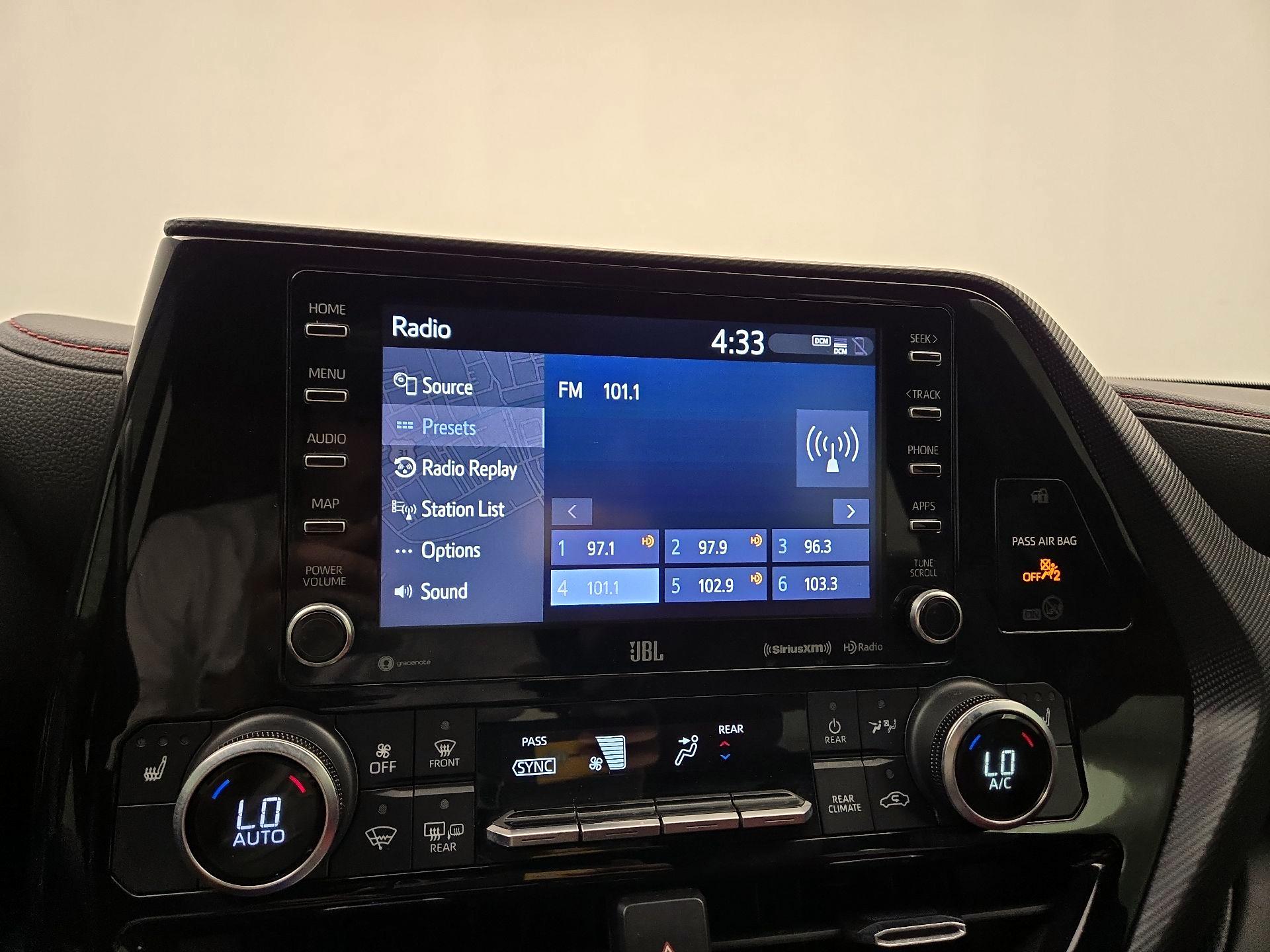 Thumbnail: 2021 Toyota Highlander - 16