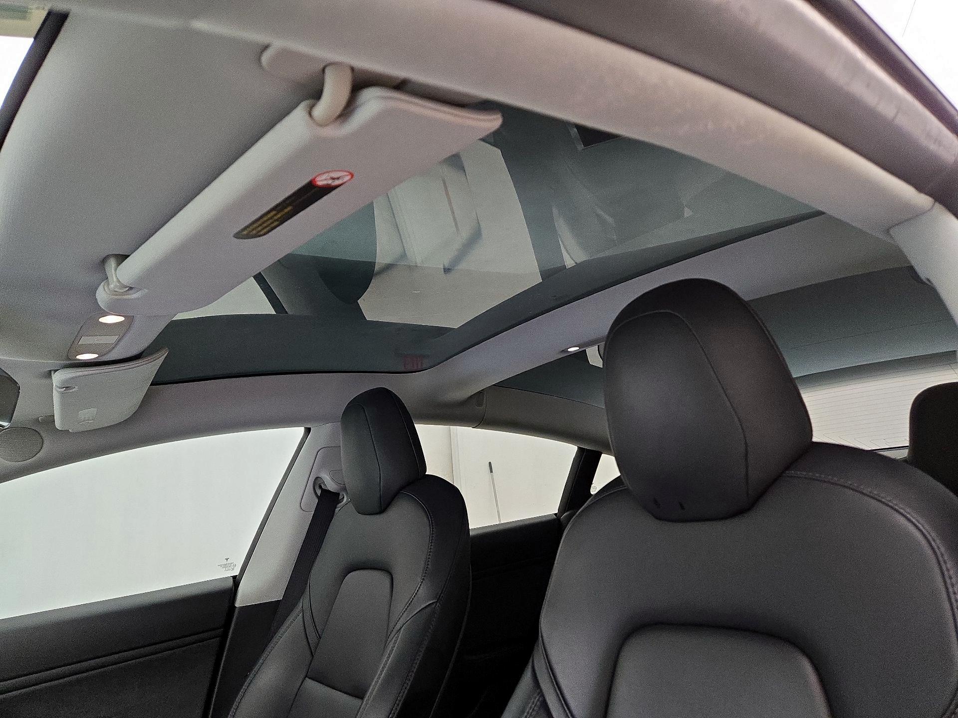 Thumbnail: 2019 Tesla Model 3 - 20