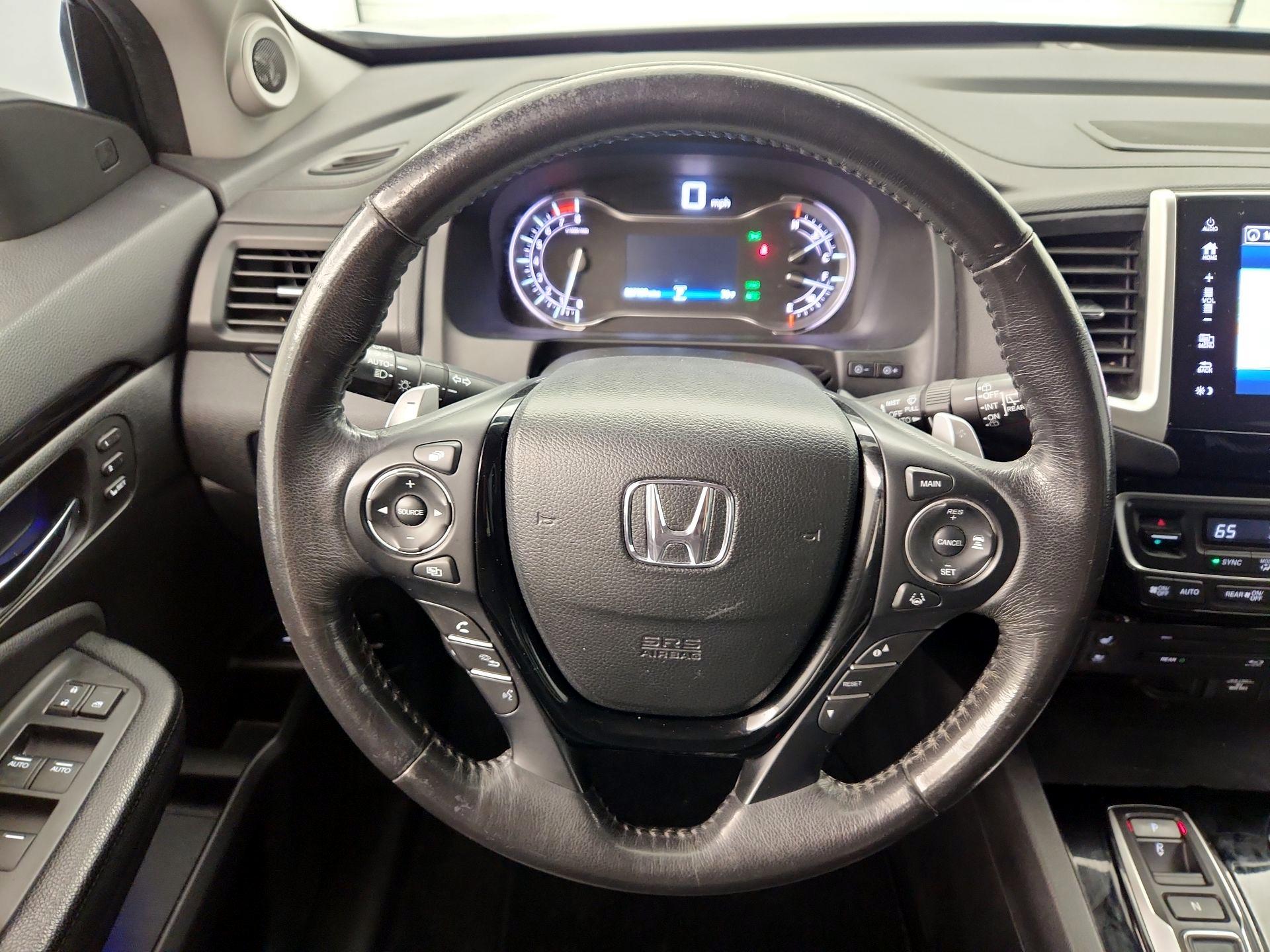 Thumbnail: 2017 Honda Pilot - 10