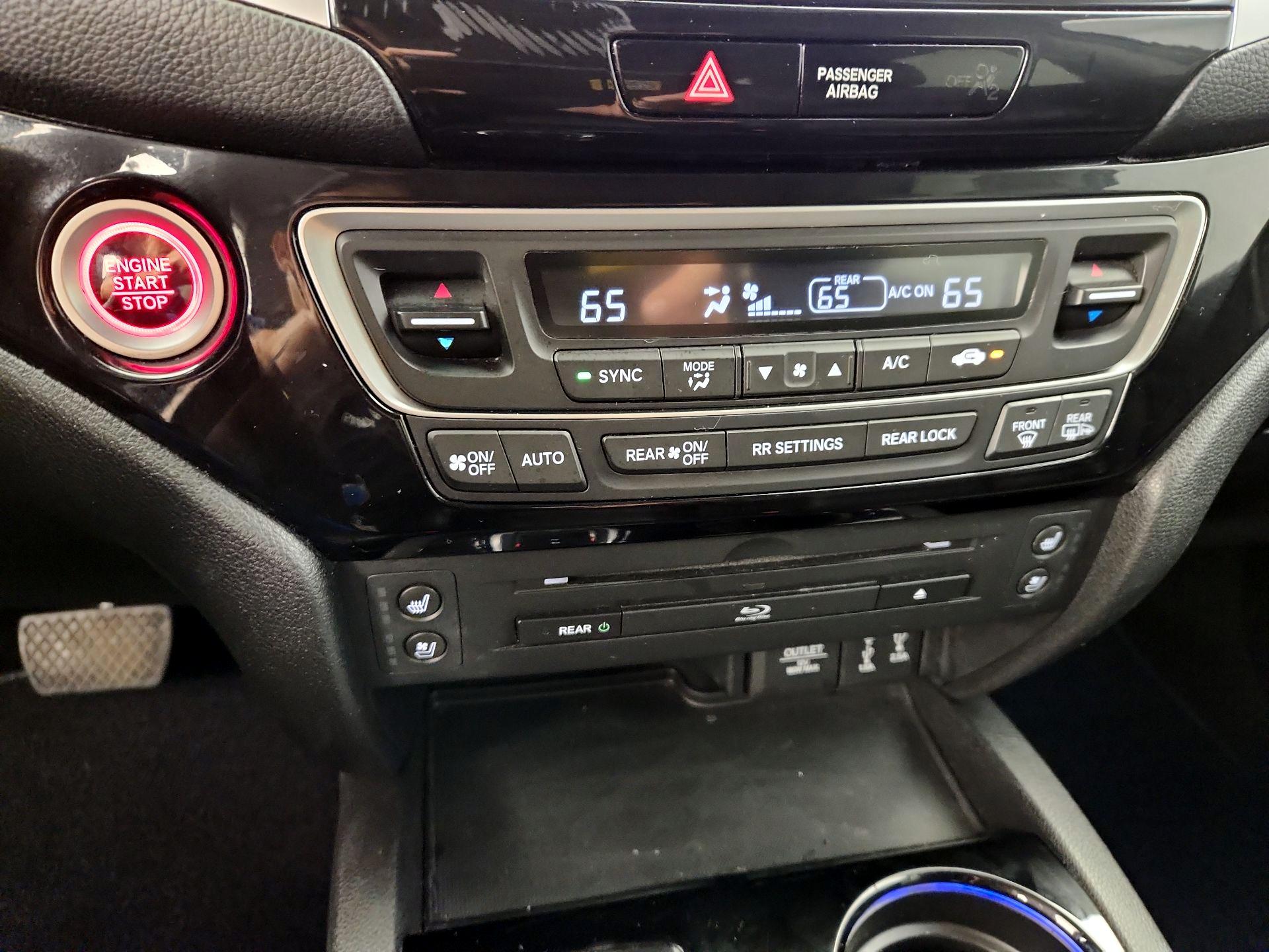 Thumbnail: 2017 Honda Pilot - 17