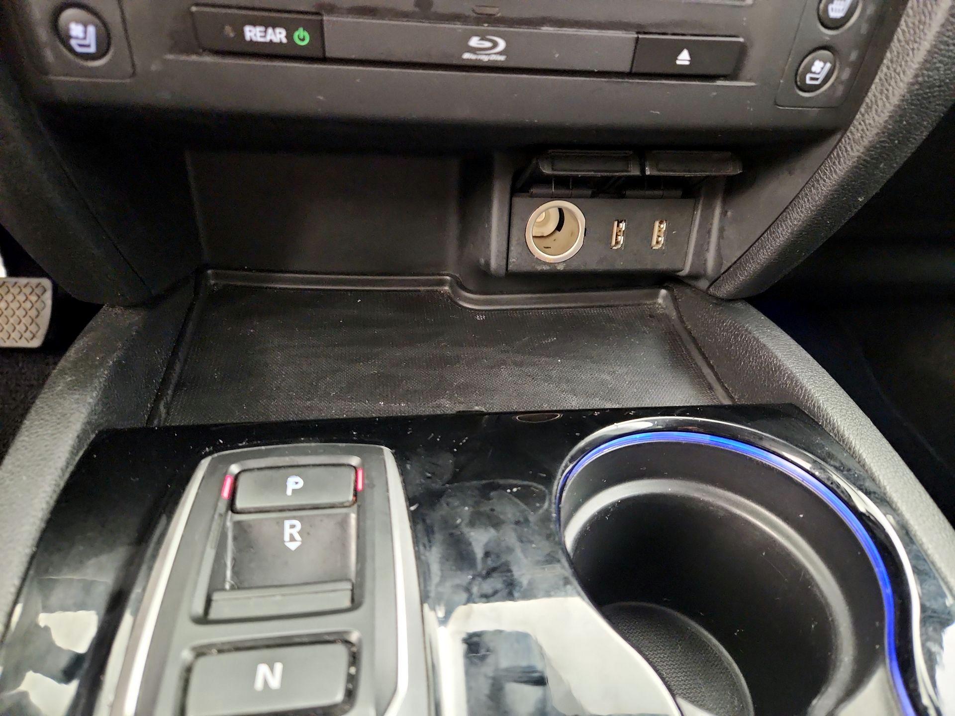 Thumbnail: 2017 Honda Pilot - 19