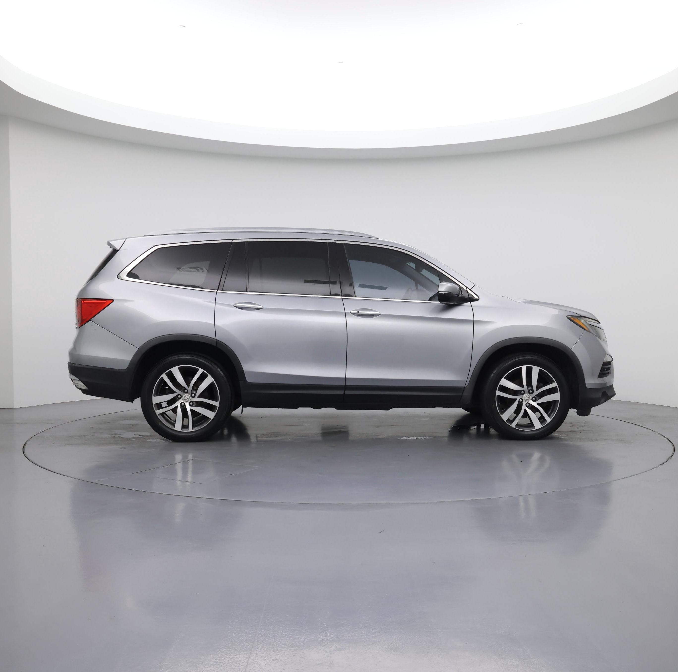 Thumbnail: 2017 Honda Pilot - 7