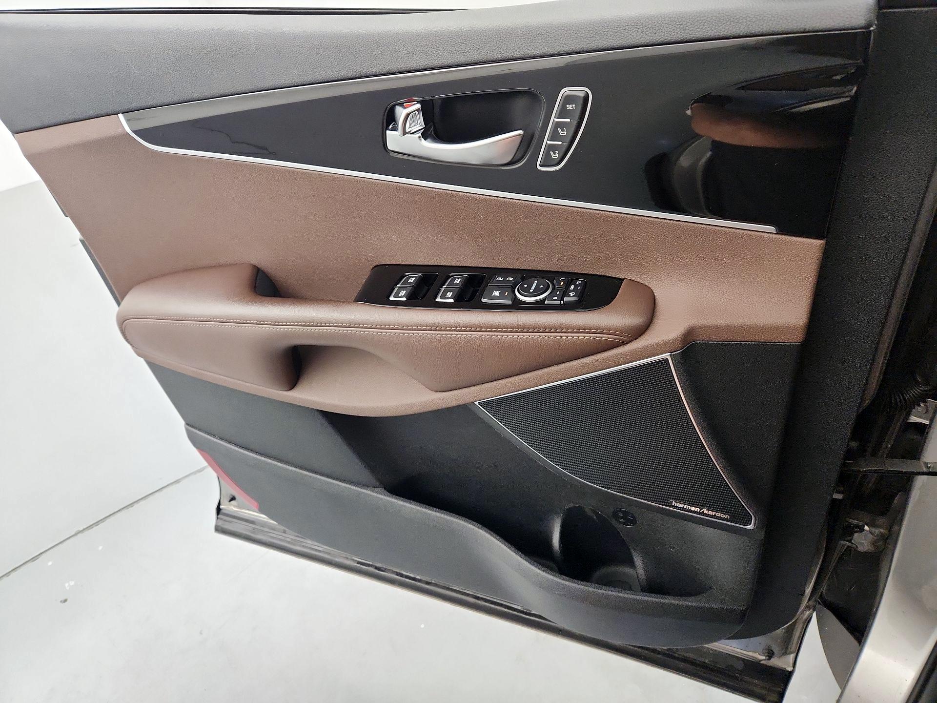 Thumbnail: 2019 Kia Sorento - 12