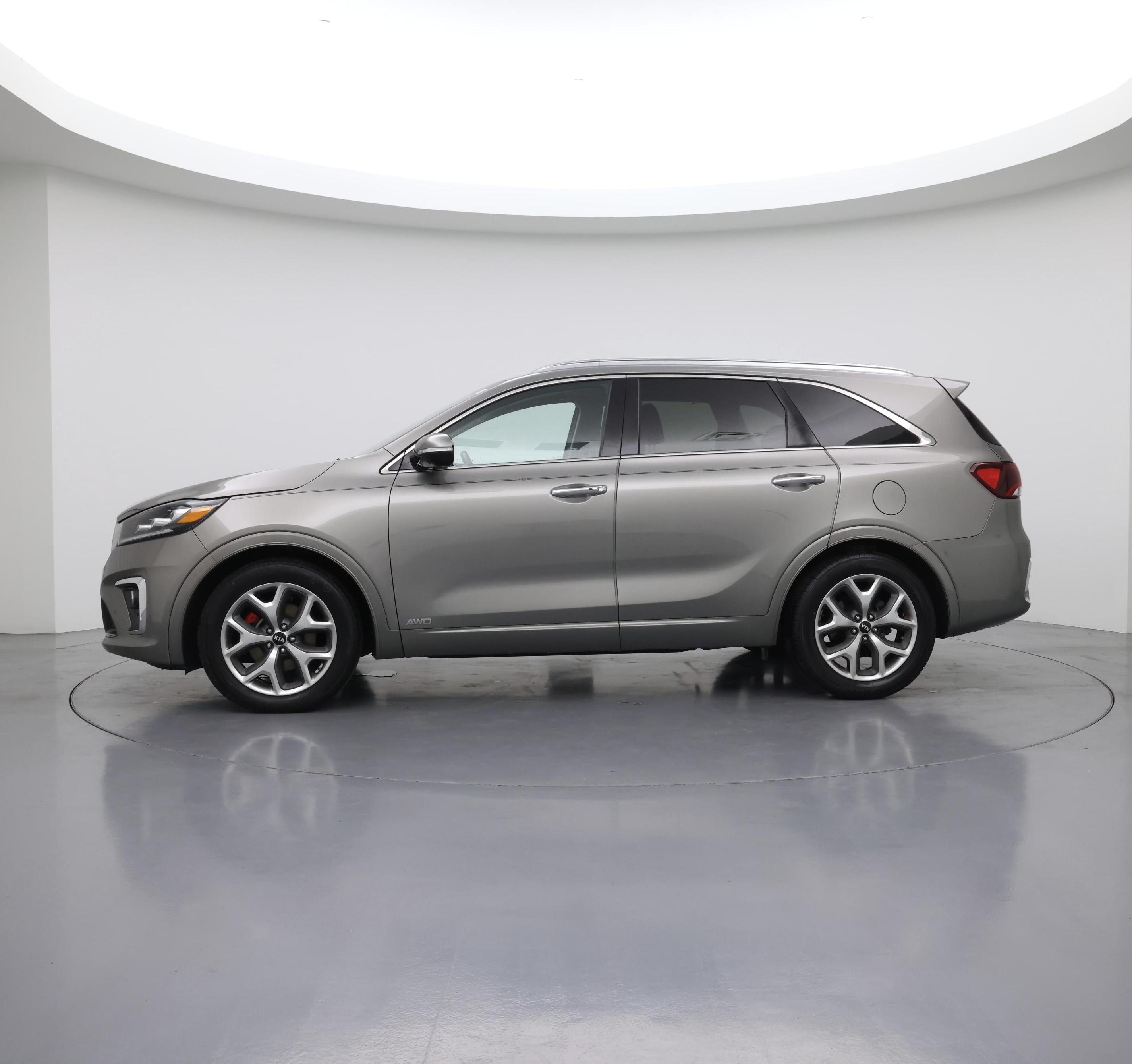 Thumbnail: 2019 Kia Sorento - 3