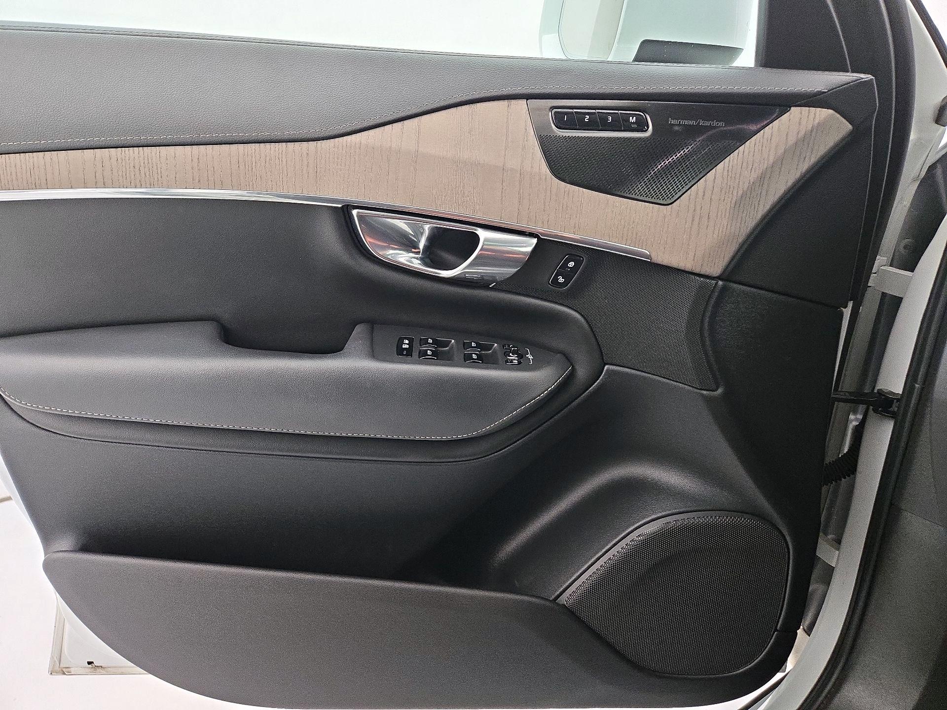 Thumbnail: 2021 Volvo XC90 - 12