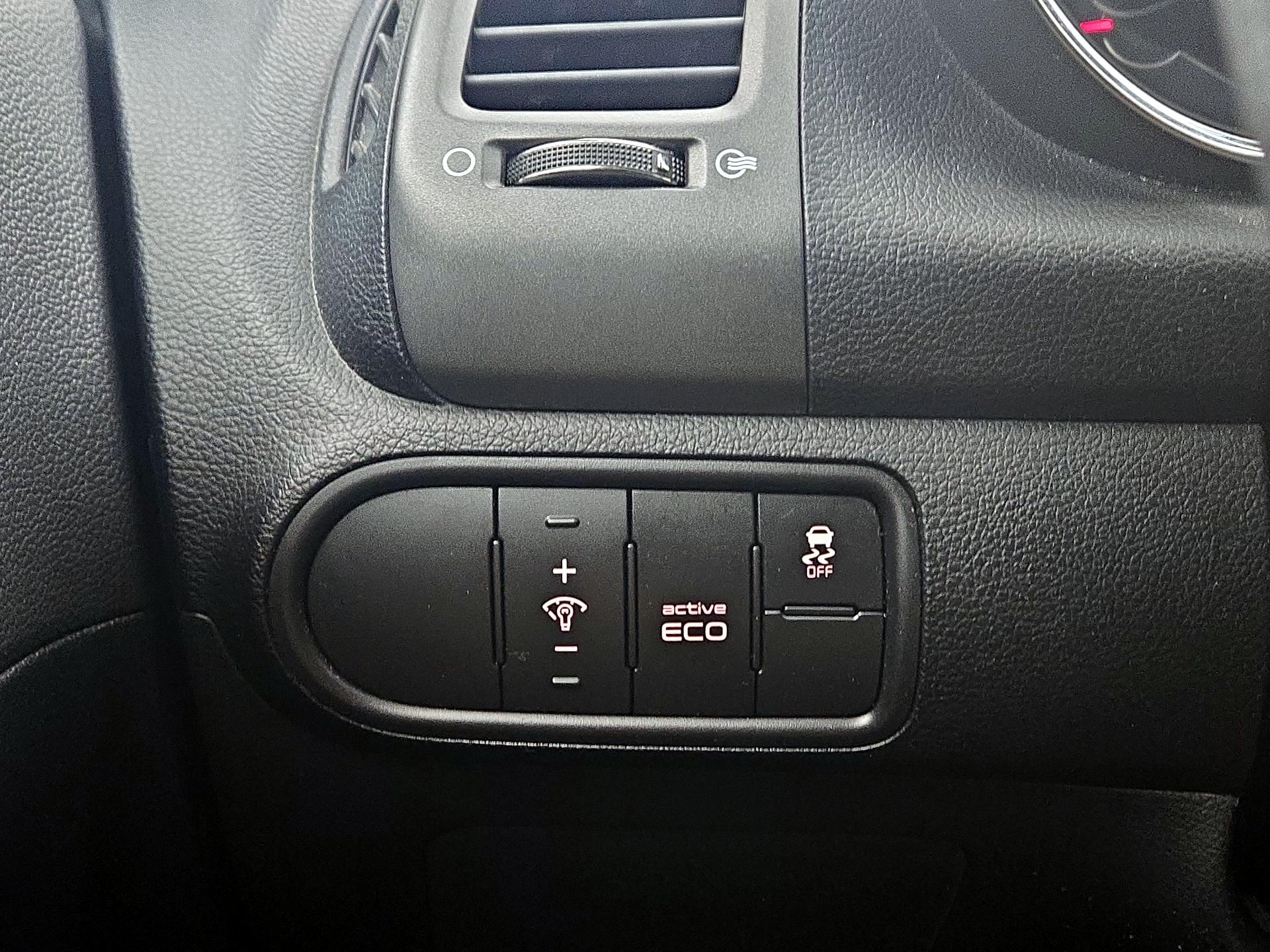 Thumbnail: 2016 Kia Forte - 13