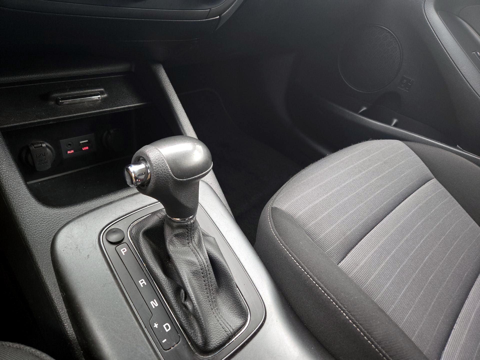 Thumbnail: 2016 Kia Forte - 16