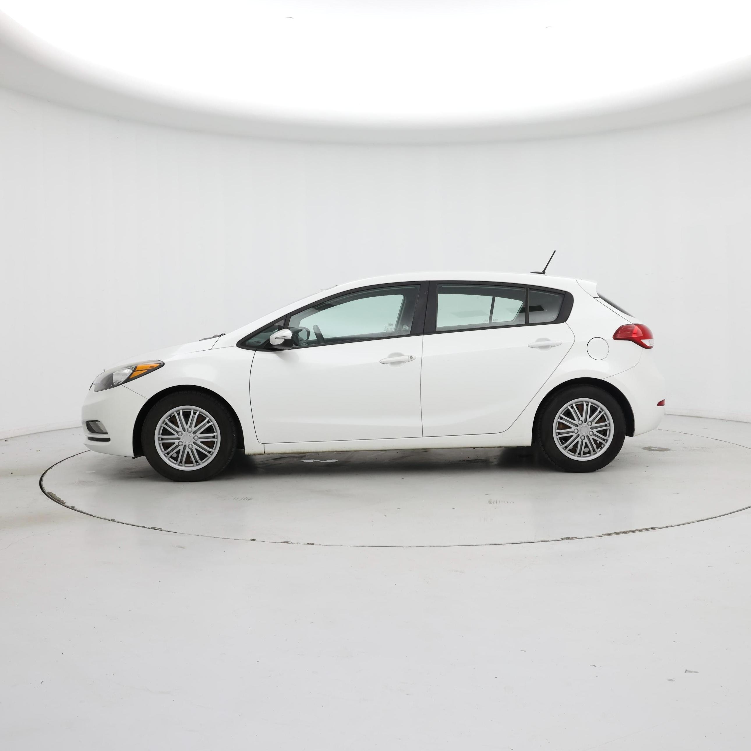 Thumbnail: 2016 Kia Forte - 3