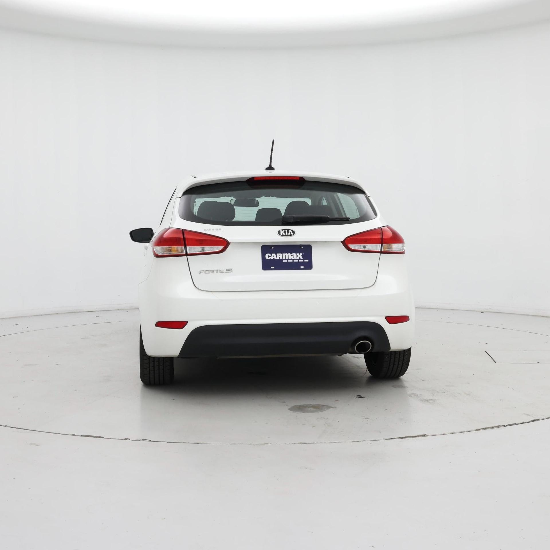 Thumbnail: 2016 Kia Forte - 6