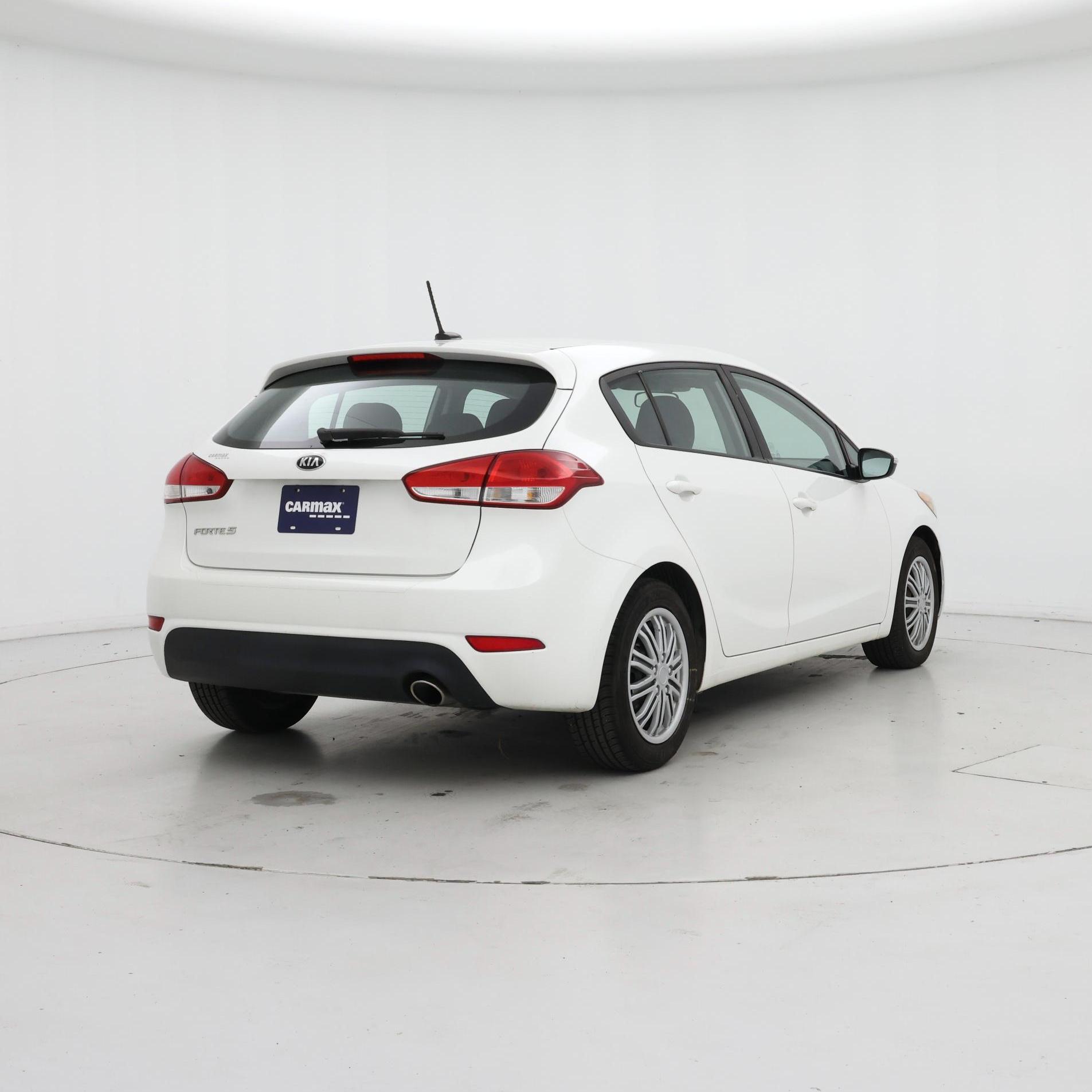 Thumbnail: 2016 Kia Forte - 8