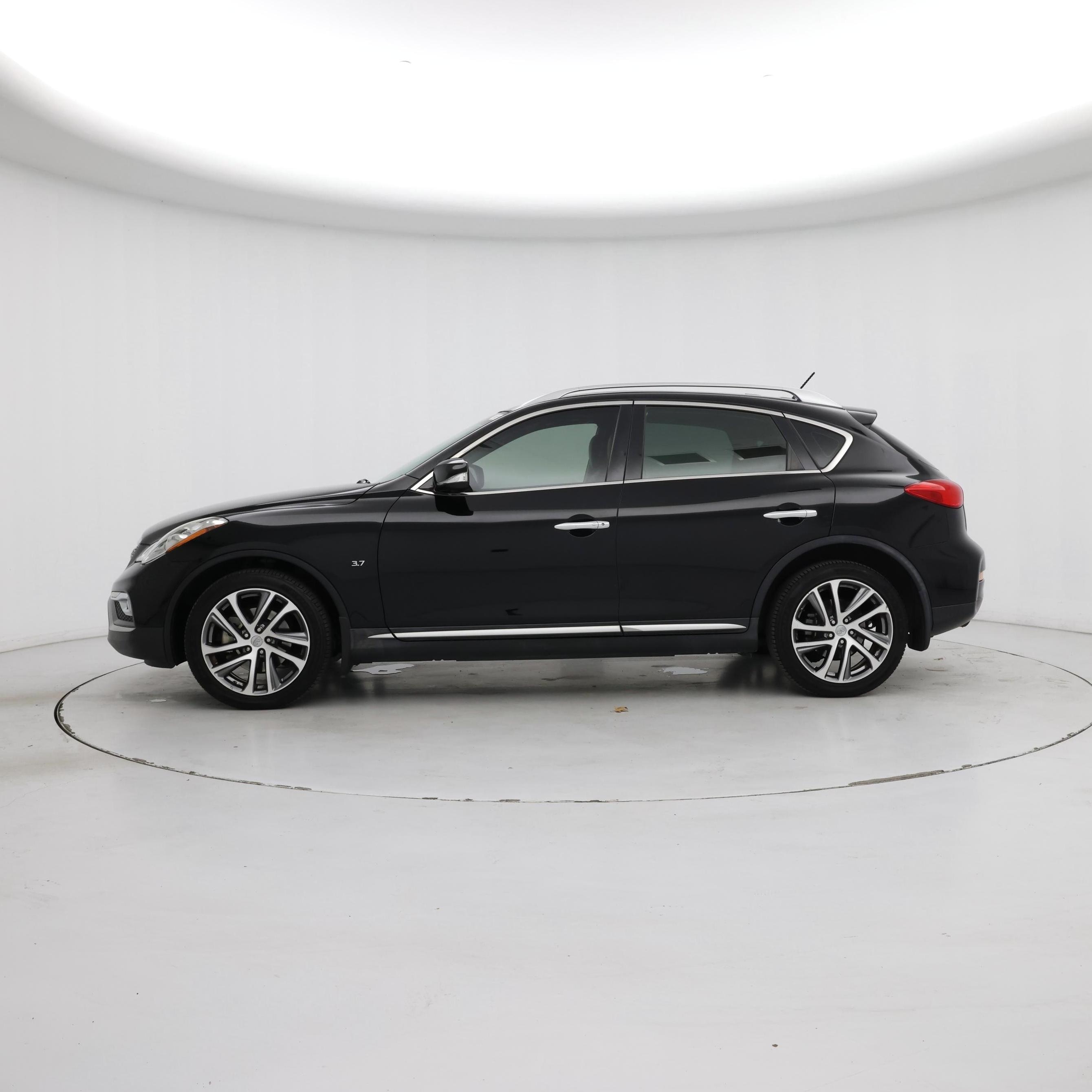 Thumbnail: 2016 INFINITI QX50 - 3