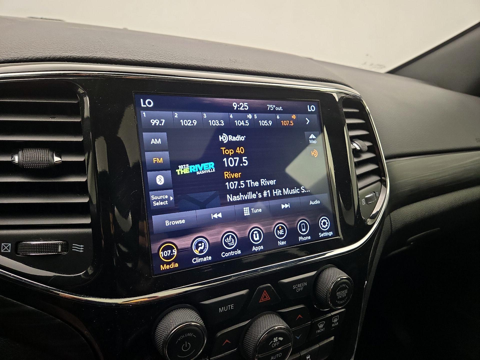 Thumbnail: 2021 Jeep Grand Cherokee - 16