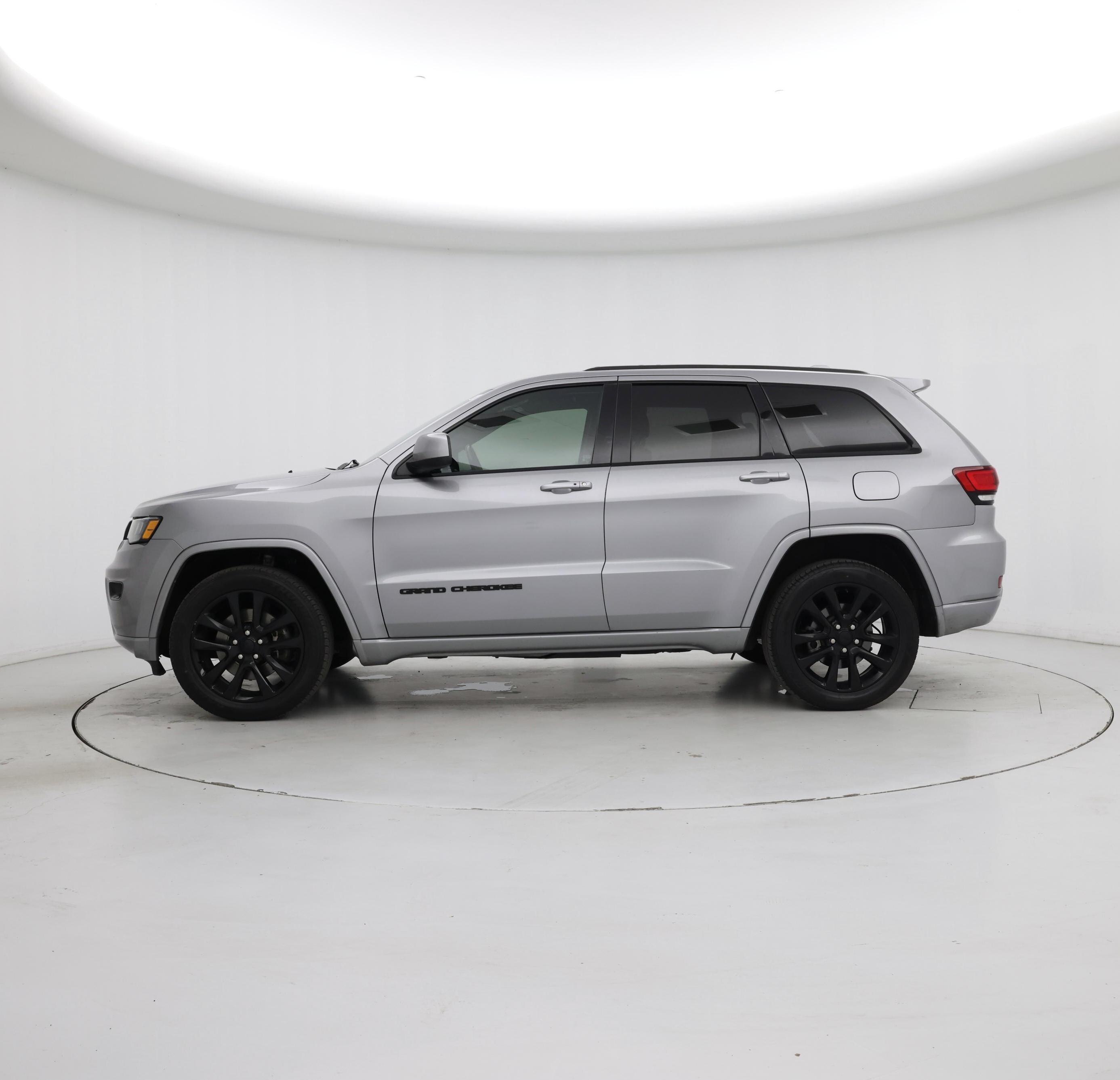 Thumbnail: 2021 Jeep Grand Cherokee - 3
