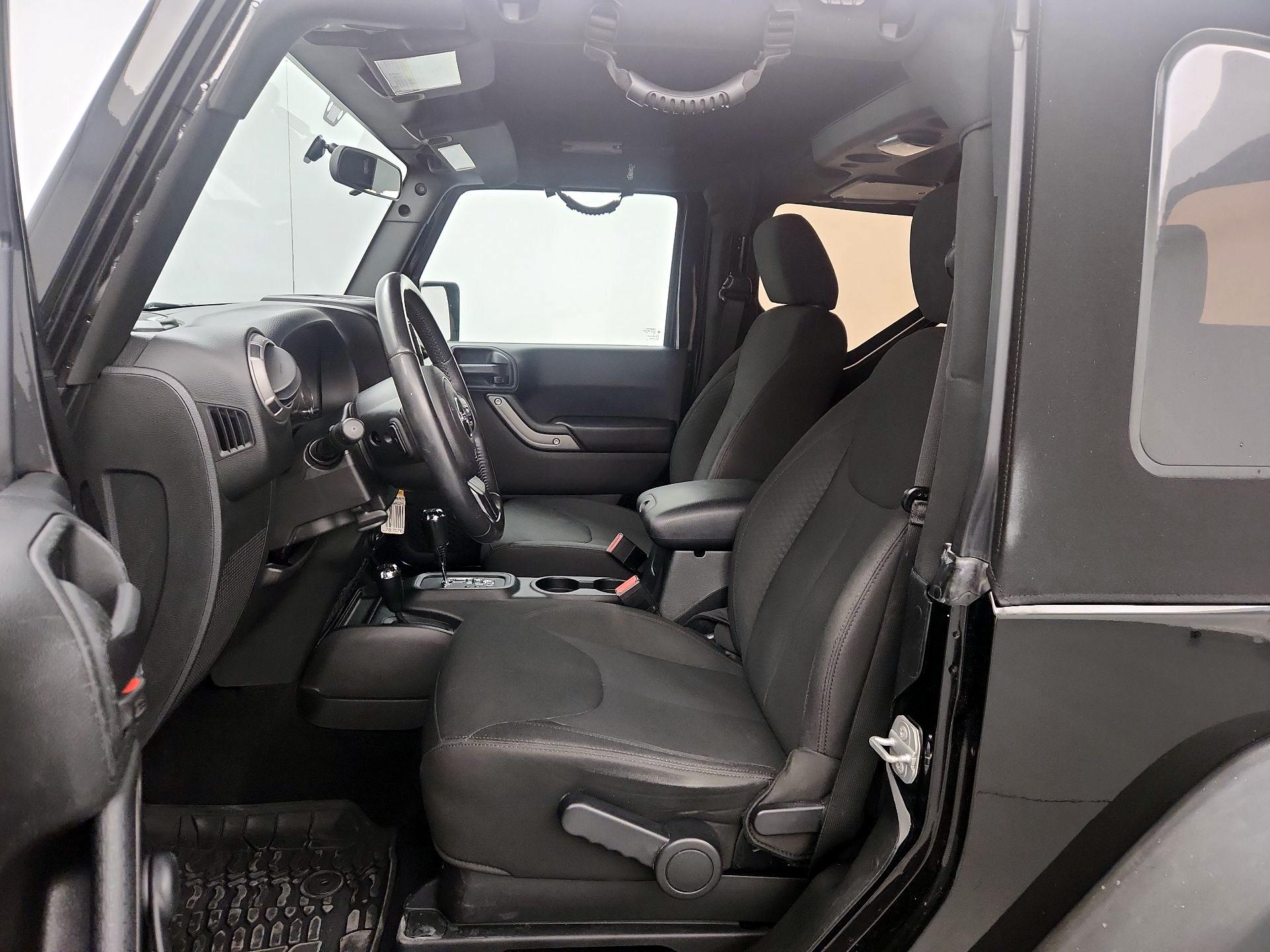 Thumbnail: 2017 Jeep Wrangler - 11