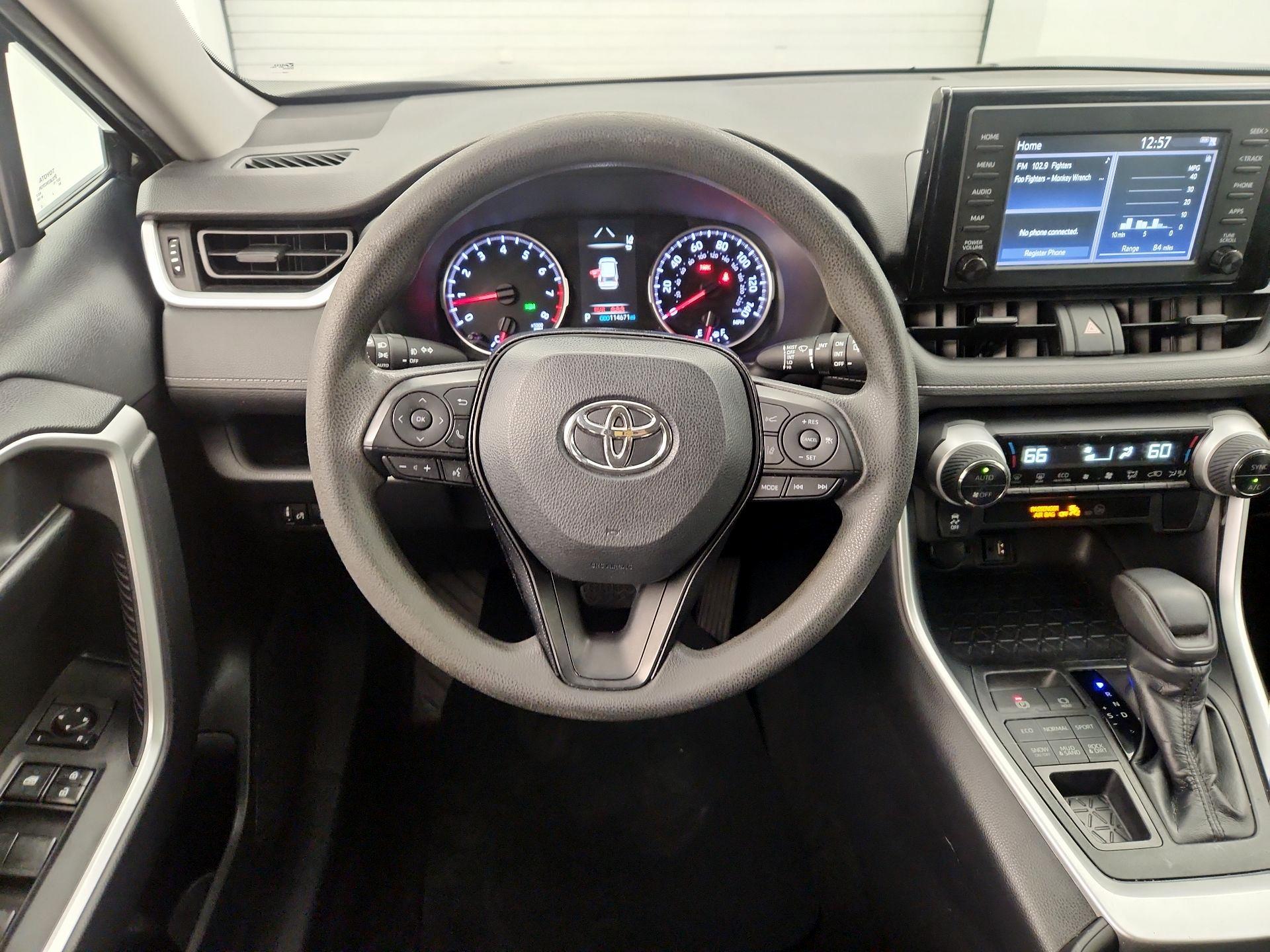 Thumbnail: 2019 Toyota RAV4 - 10