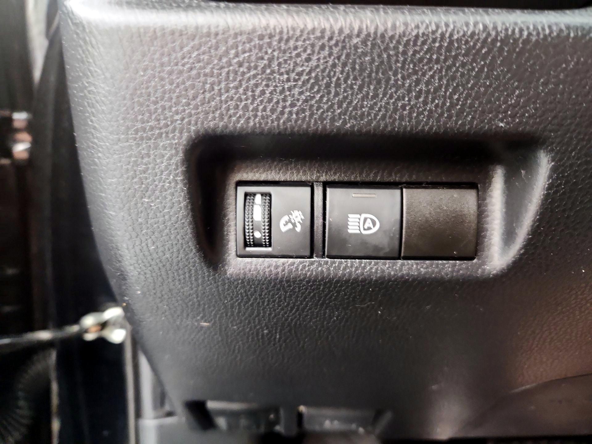 Thumbnail: 2019 Toyota RAV4 - 13