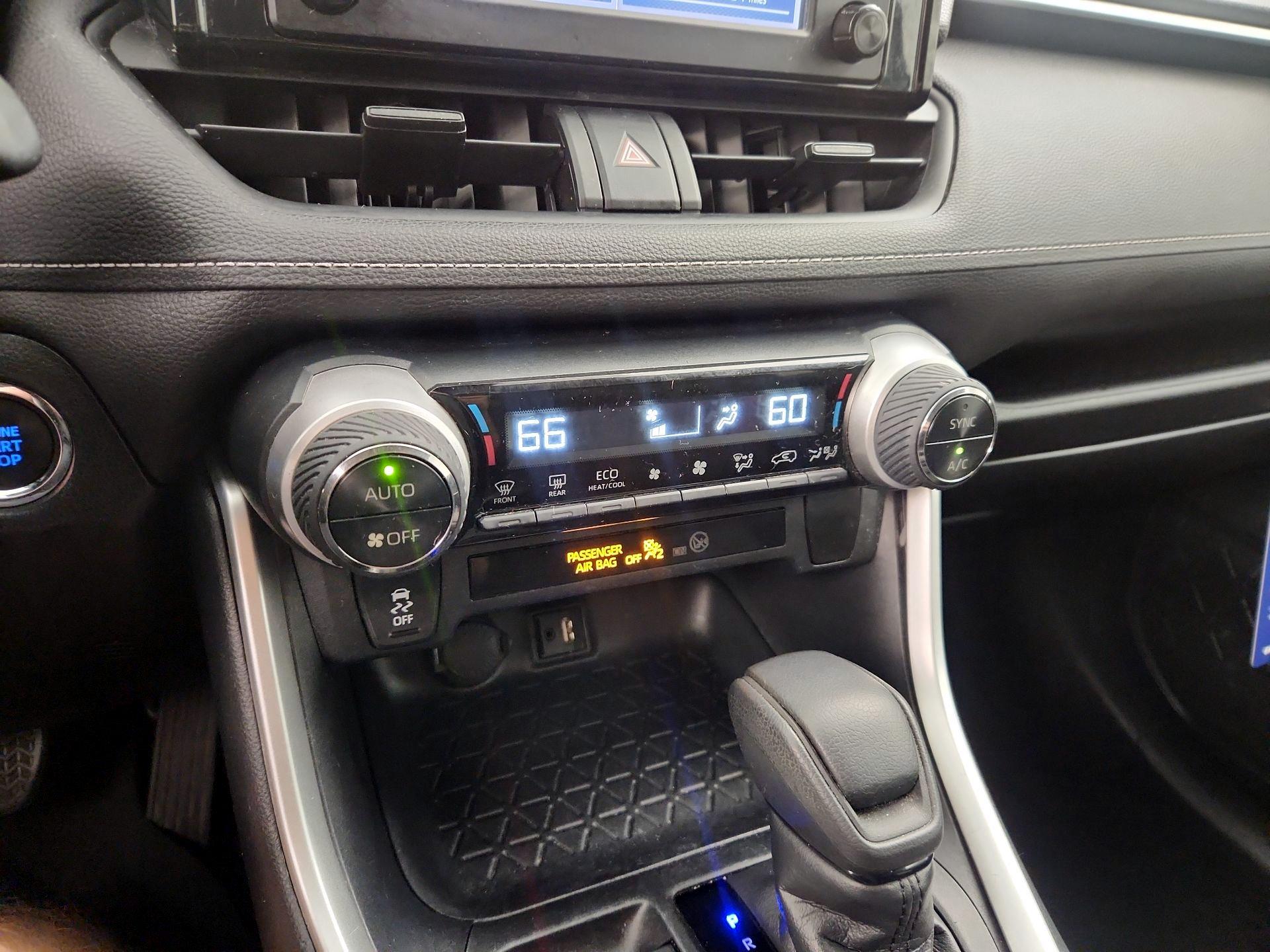 Thumbnail: 2019 Toyota RAV4 - 16