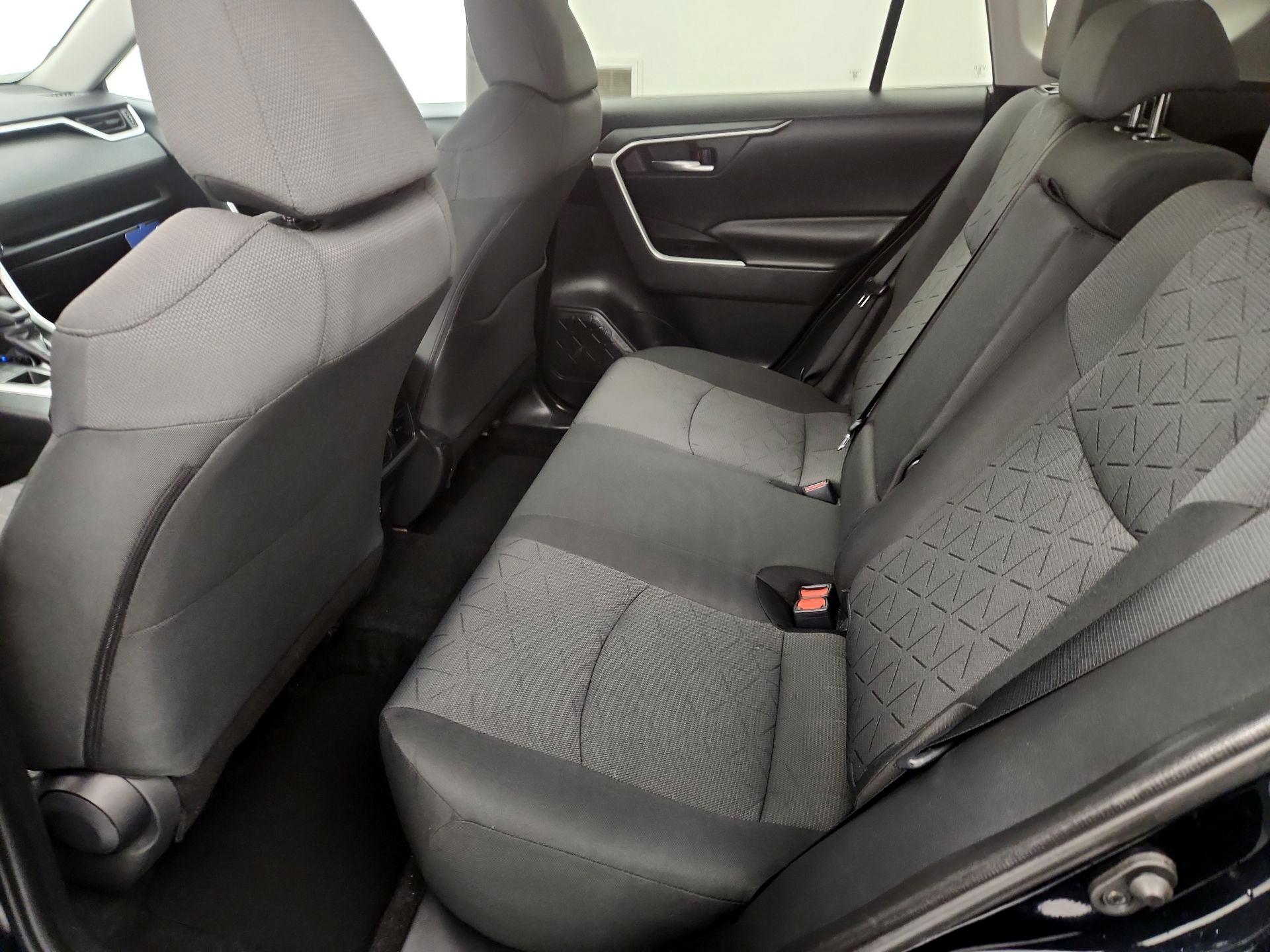 Thumbnail: 2019 Toyota RAV4 - 18