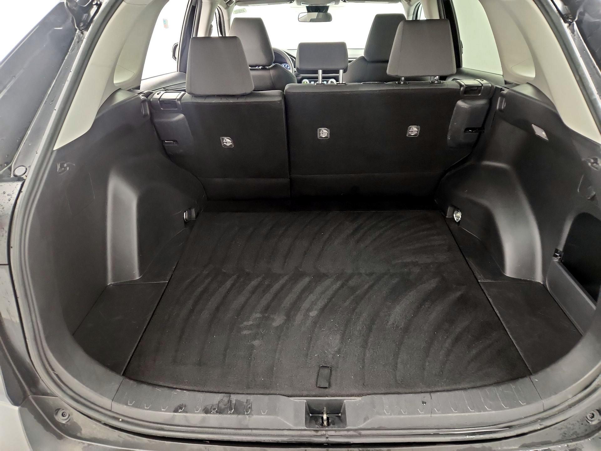 Thumbnail: 2019 Toyota RAV4 - 19