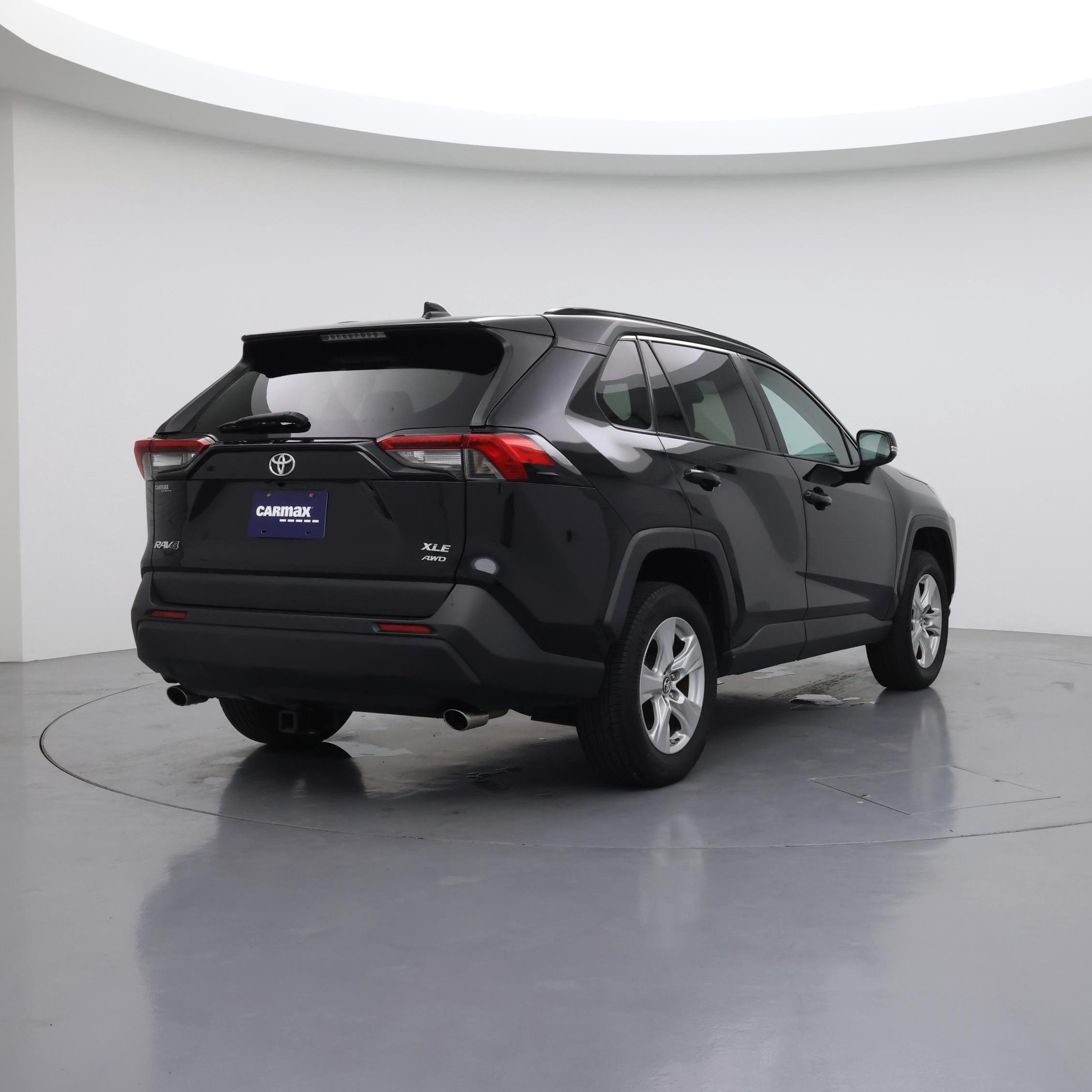 Thumbnail: 2019 Toyota RAV4 - 8