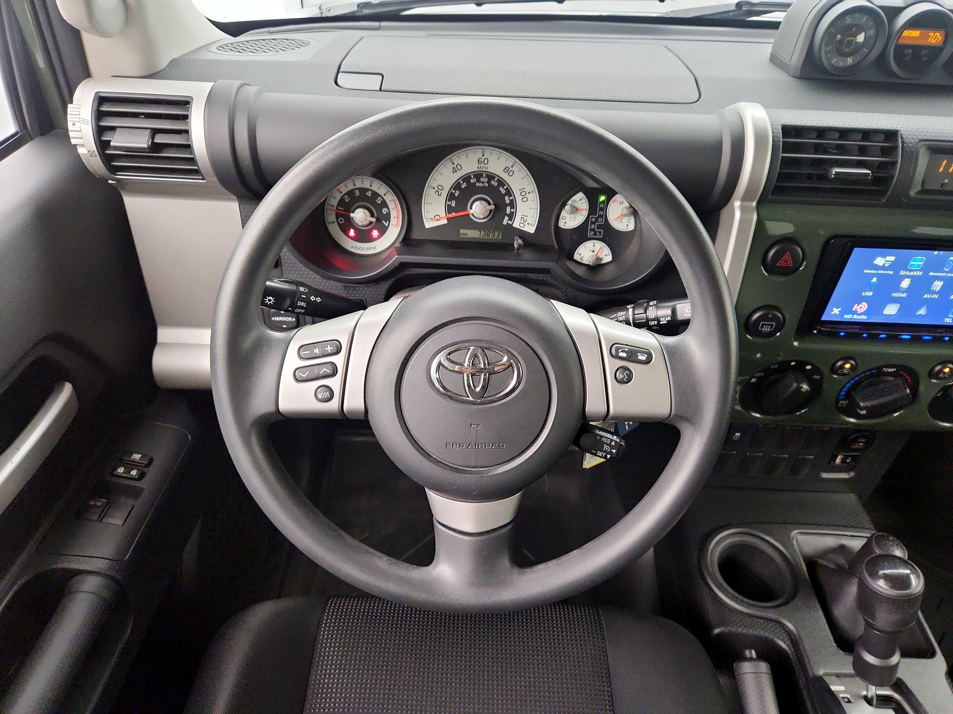 Thumbnail: 2014 Toyota FJ Cruiser - 10