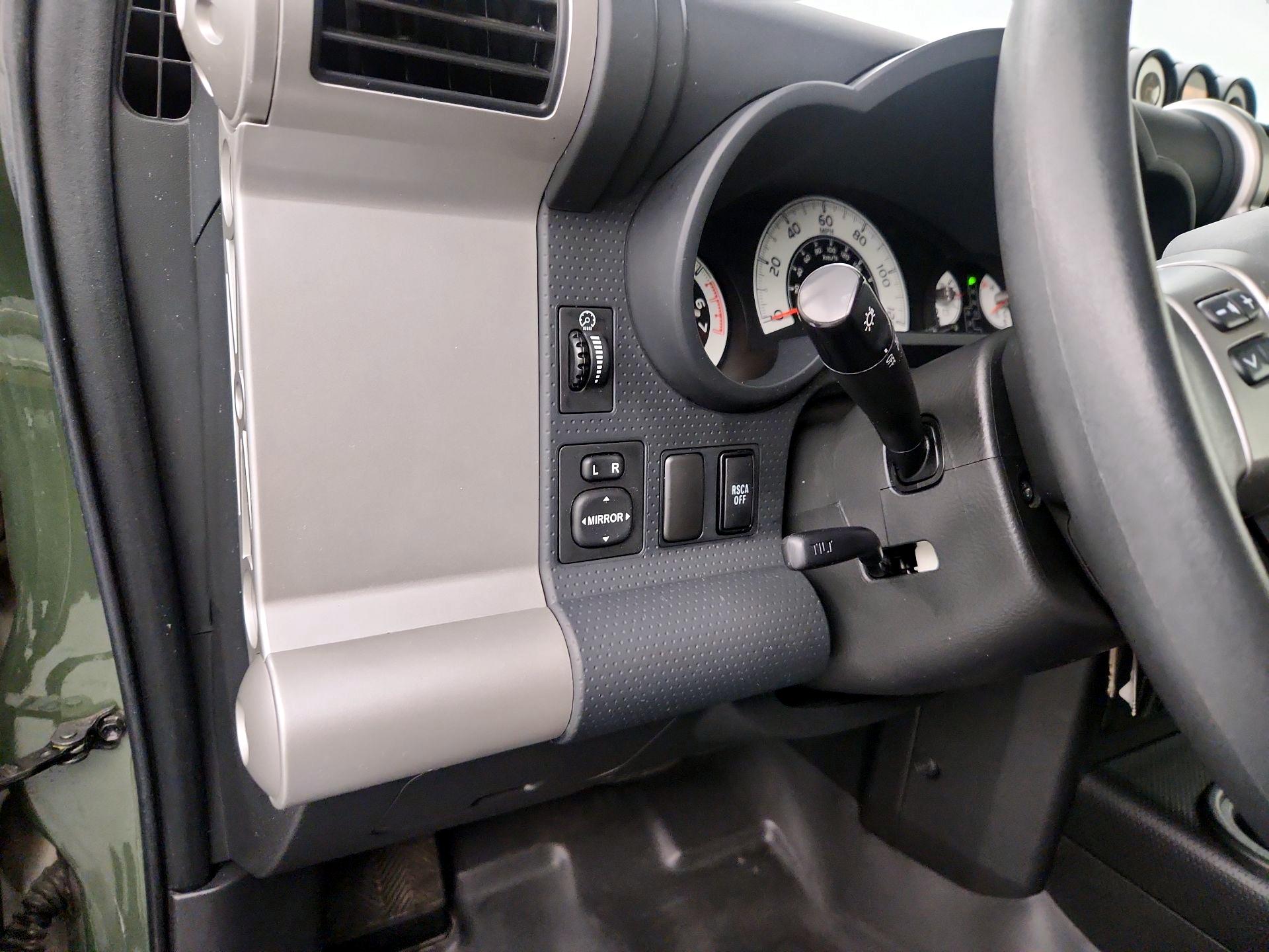 Thumbnail: 2014 Toyota FJ Cruiser - 13