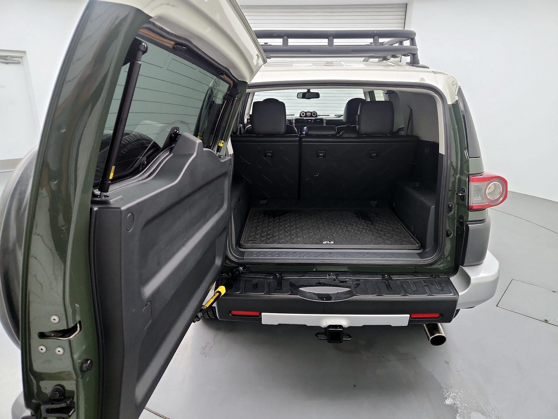 Thumbnail: 2014 Toyota FJ Cruiser - 20