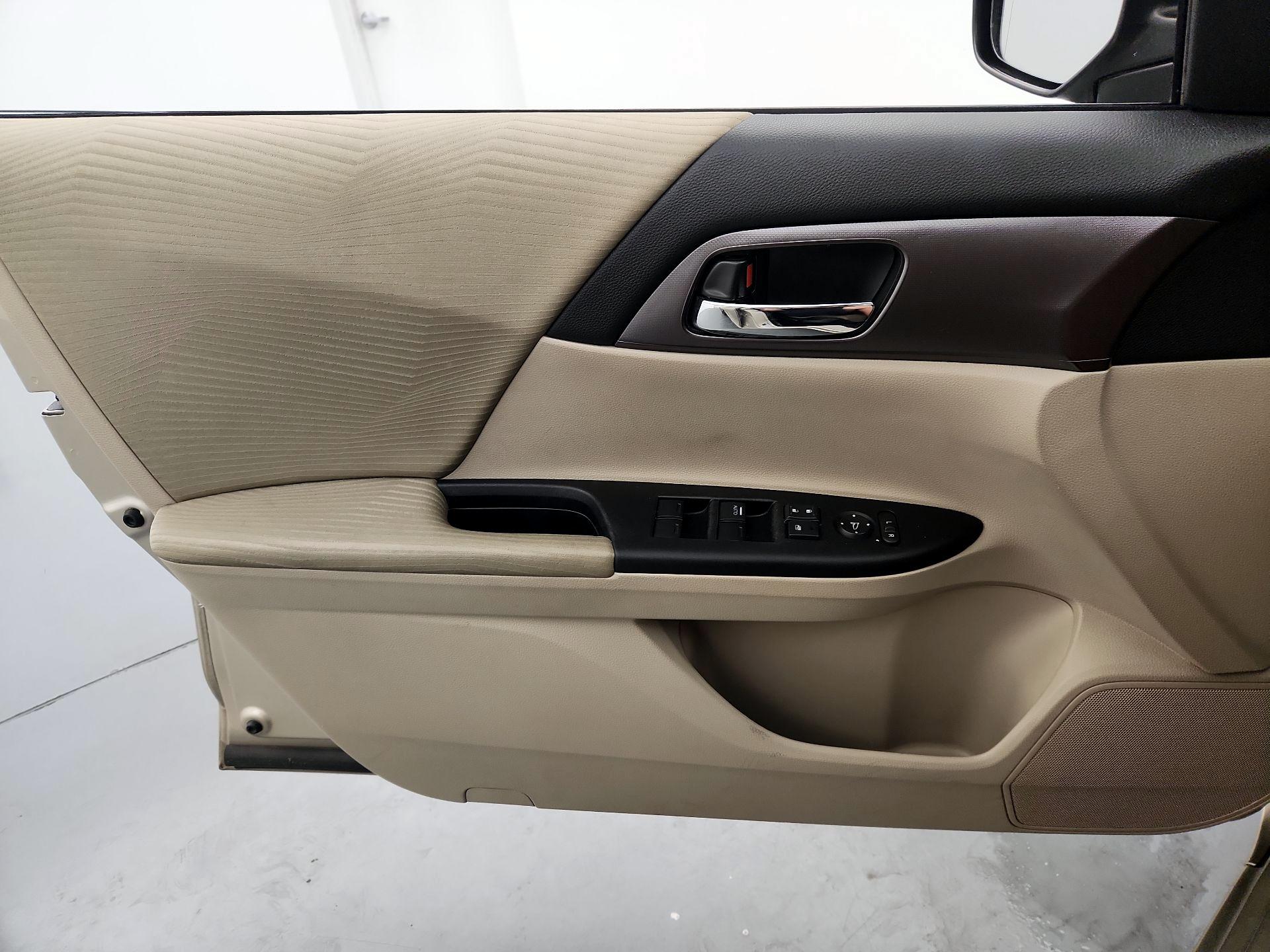 Thumbnail: 2015 Honda Accord - 12
