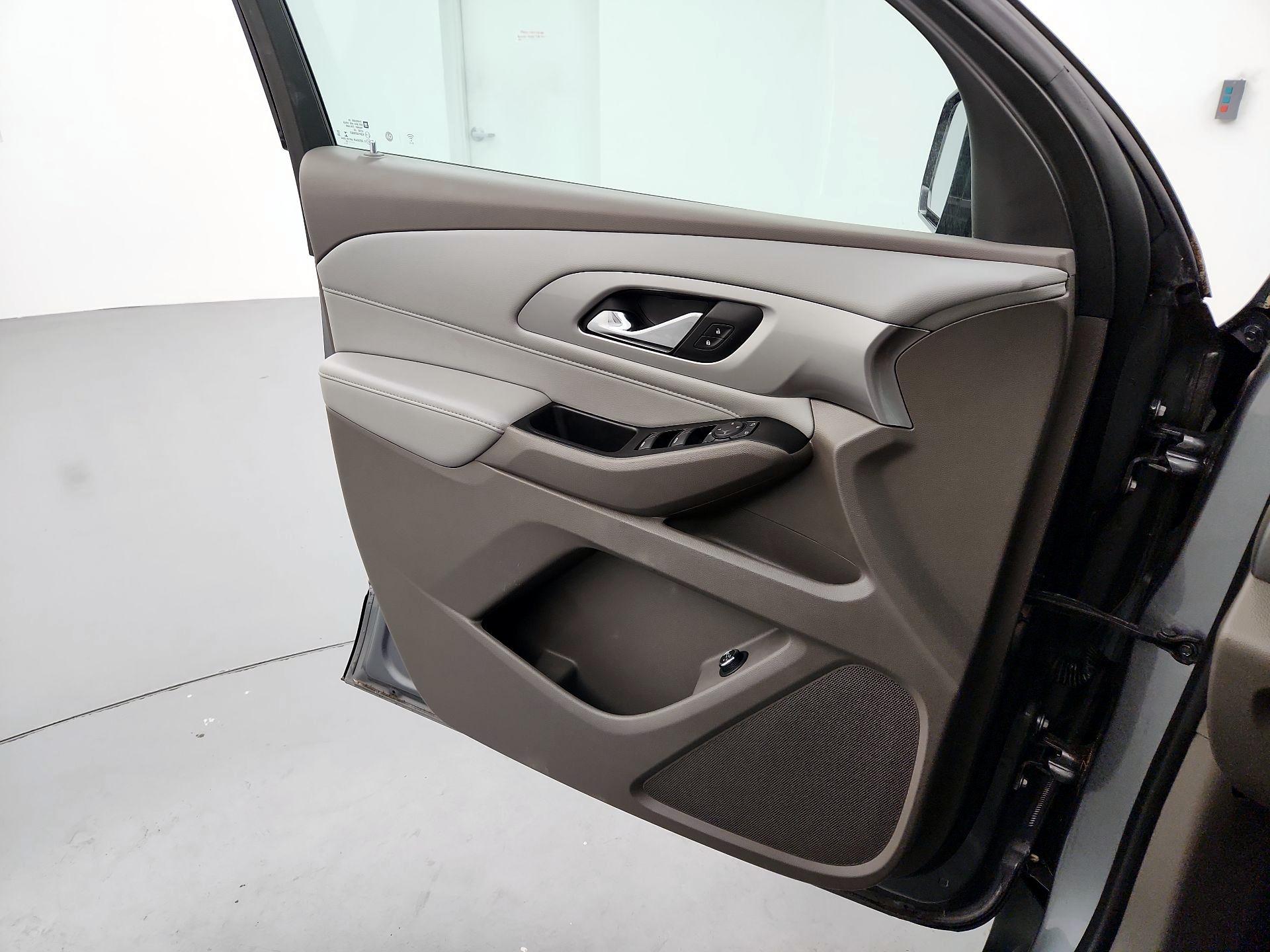 Thumbnail: 2019 Chevrolet Traverse - 12