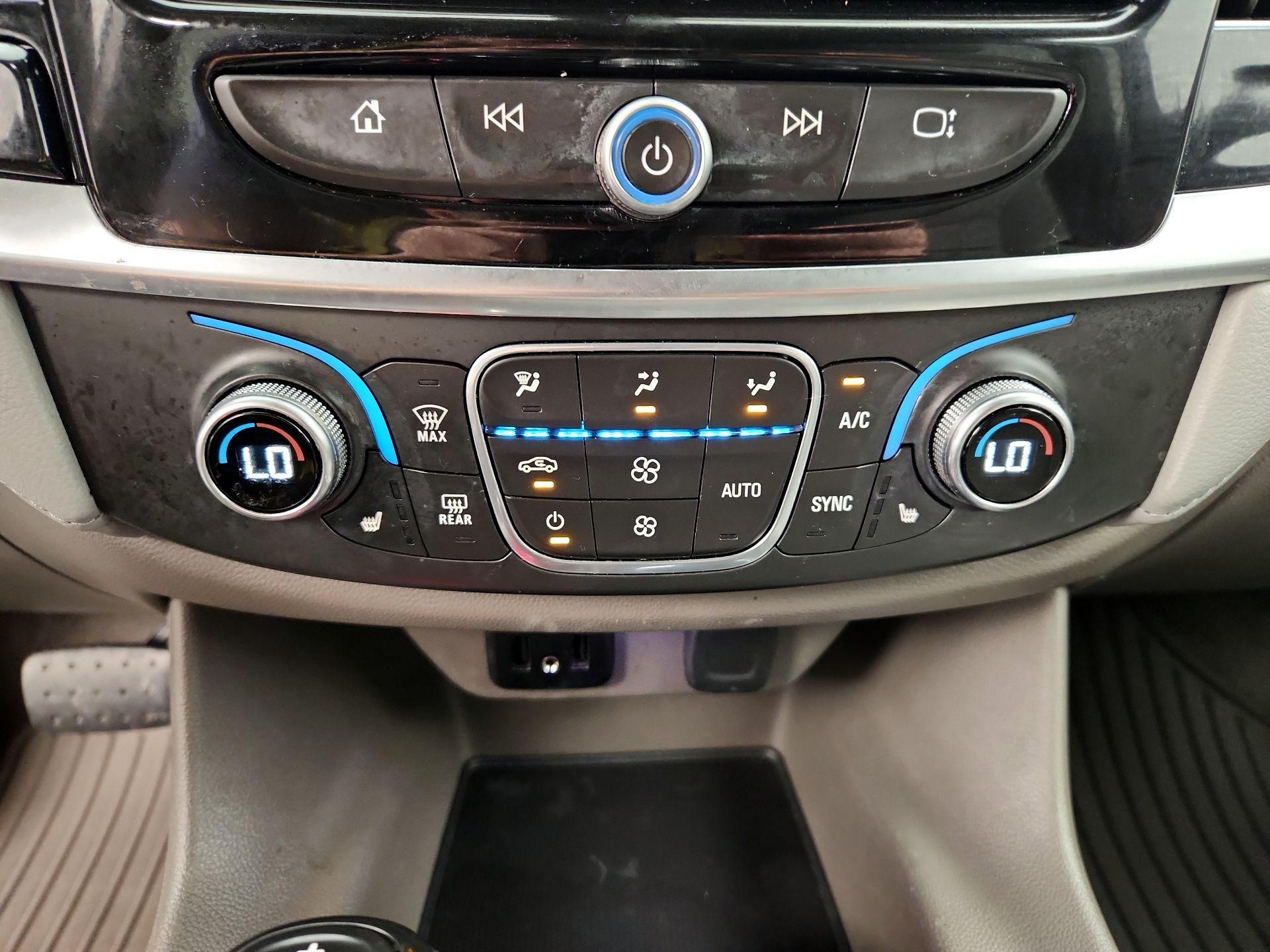 Thumbnail: 2019 Chevrolet Traverse - 16